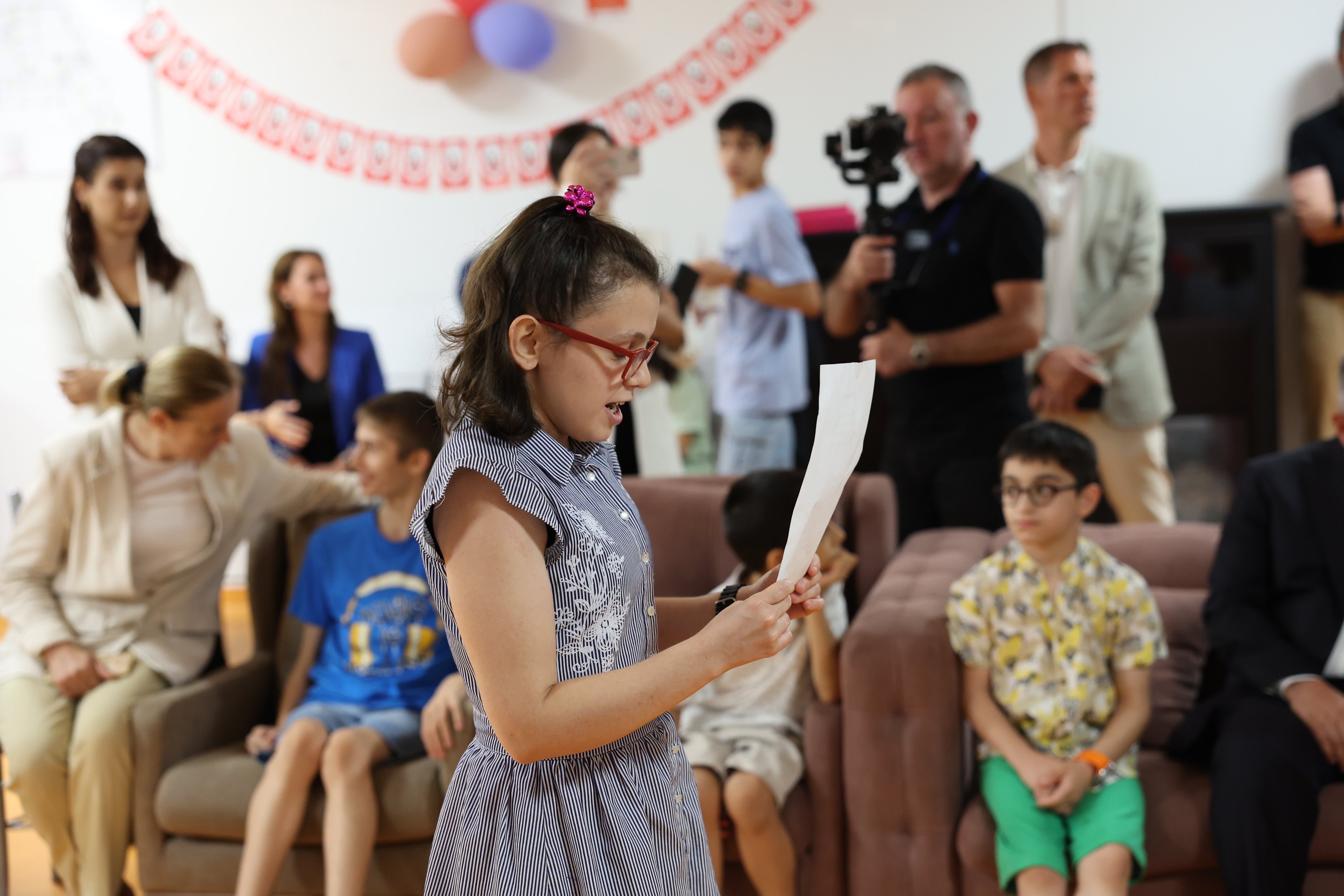 İzmir Valisi Elban ve Bakan Göktaş'tan Buca Huzurevi ve Özel Çocuklara Ziyaret