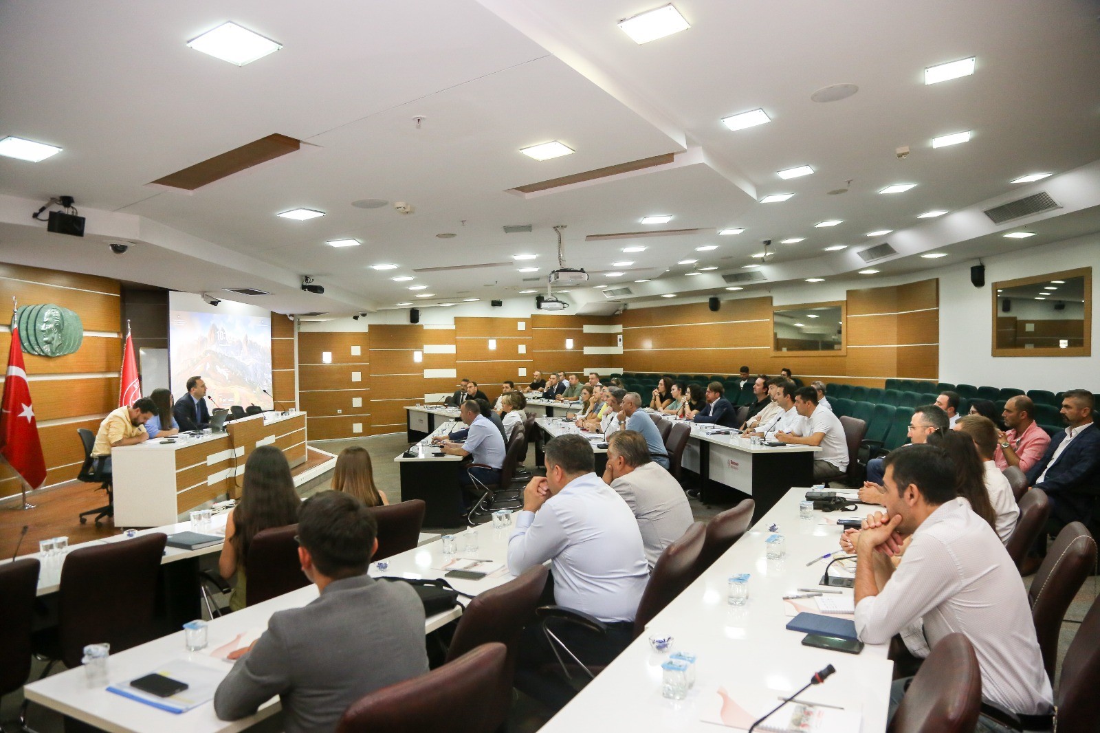 Başkan Eşki’den ‘Güçlü Bornova’ toplantısı