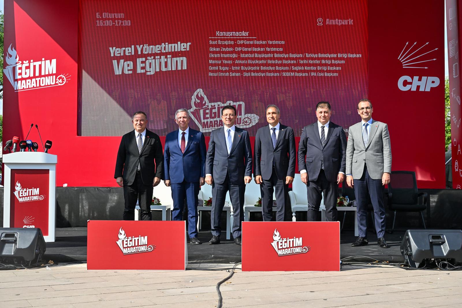 İzmirli yoksul öğrenciler aç kalmayacak: Başkan Tugay okul kantinlerinin ihalelerine girdiklerini duyurdu