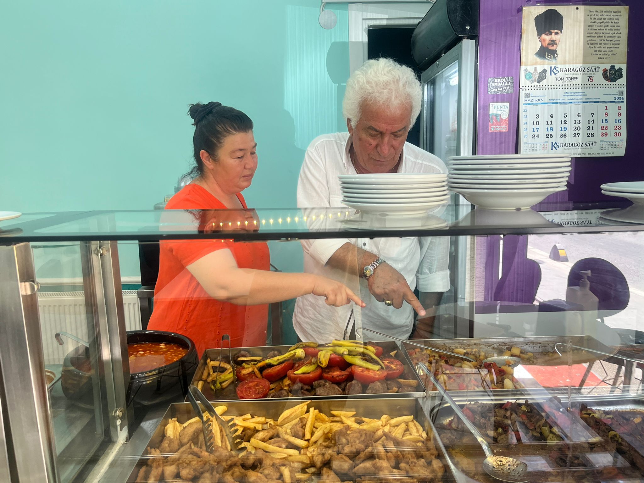 Alsancak'ta Lezzet ve Kalitenin Aile Dostu Buluşma Noktası: "Meş'ale"