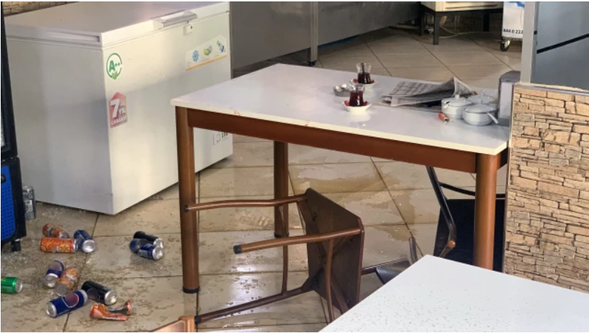 Ünlü oyuncu işlettiği restoranında silahlı saldırıya uğradı