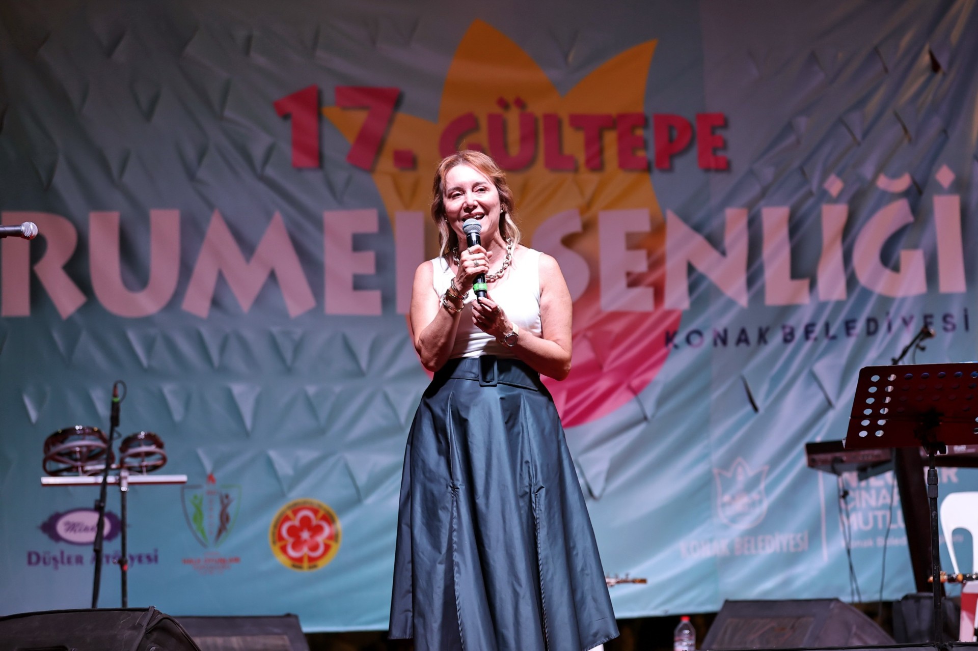 Gültepe’de Balkan rüzgarları esti: Başkan Mutlu’dan göçmen halayı