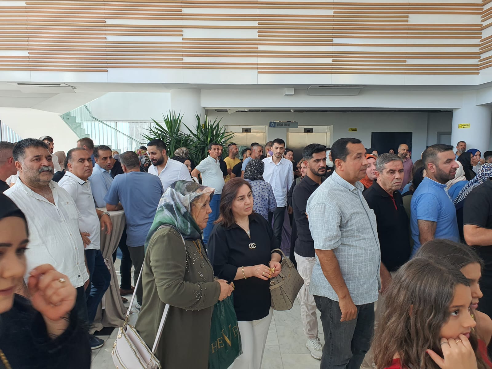 Sarıtaş ve Erkek ailesinin mutlu günü: Selvinaz ve Bilal dünyaevine girdi