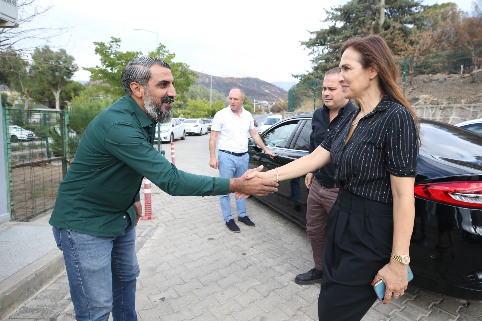 Başkan Yıldız Ünsal’dan mahalle turları