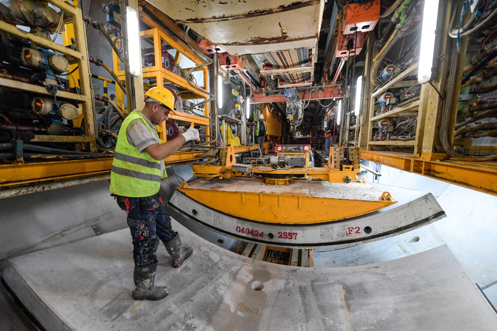 Buca Metrosu’nda tempo arttı 5,1 kilometre tünel açıldı