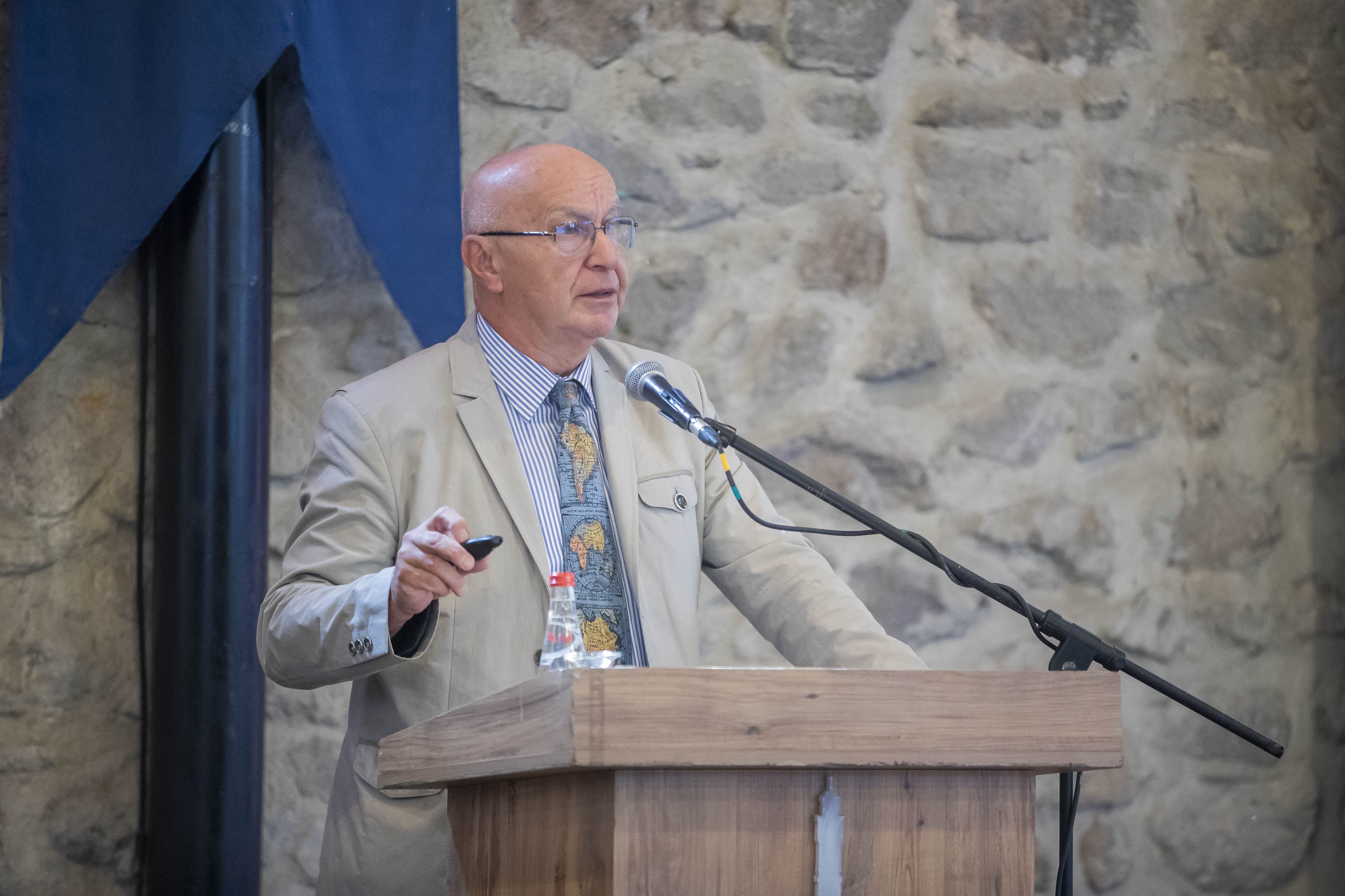 İzmir'de deprem riski ve alınacak önlemler konuşuldu