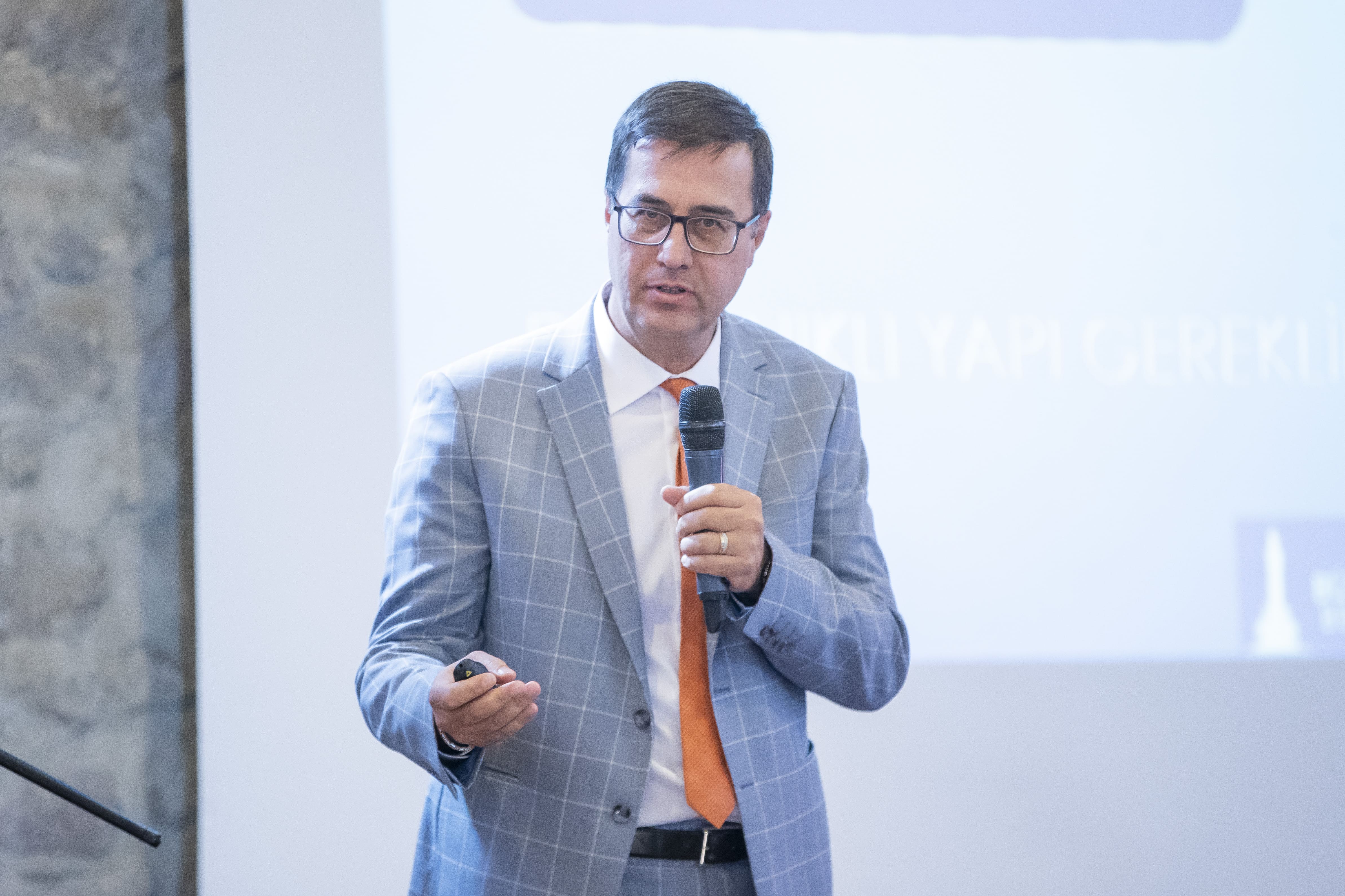 İzmir'de deprem riski ve alınacak önlemler konuşuldu