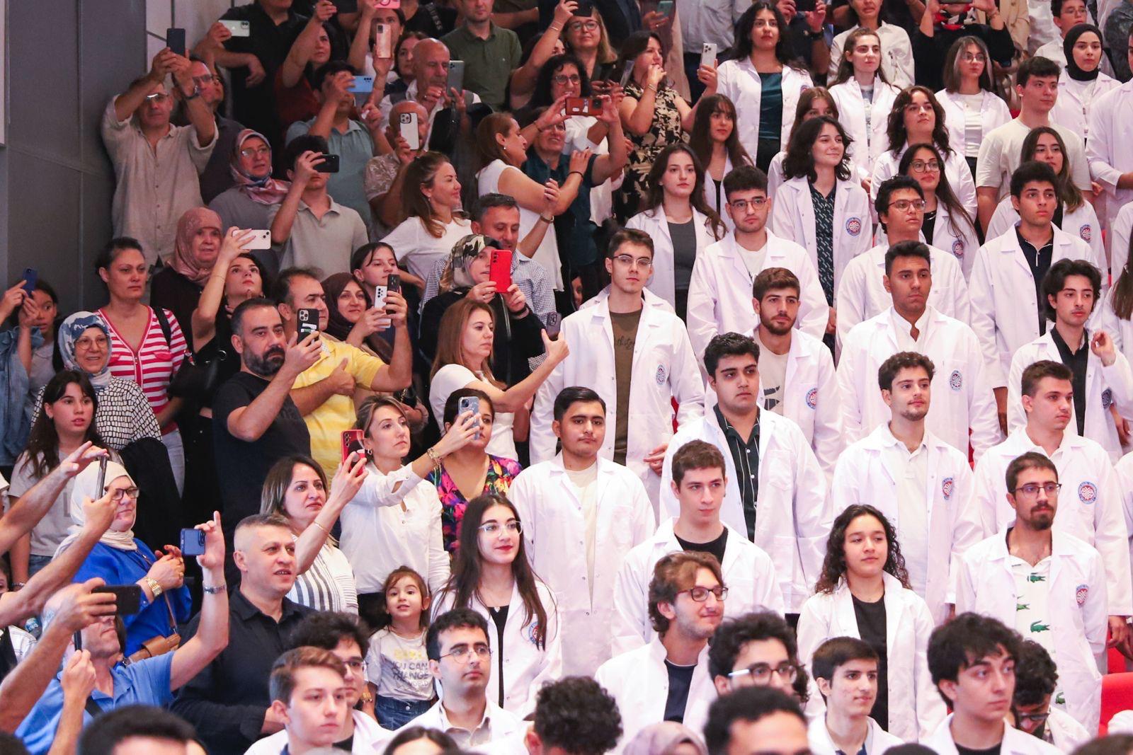 DEÜ'DE YENİ AKADEMİK YIL COŞKUSU