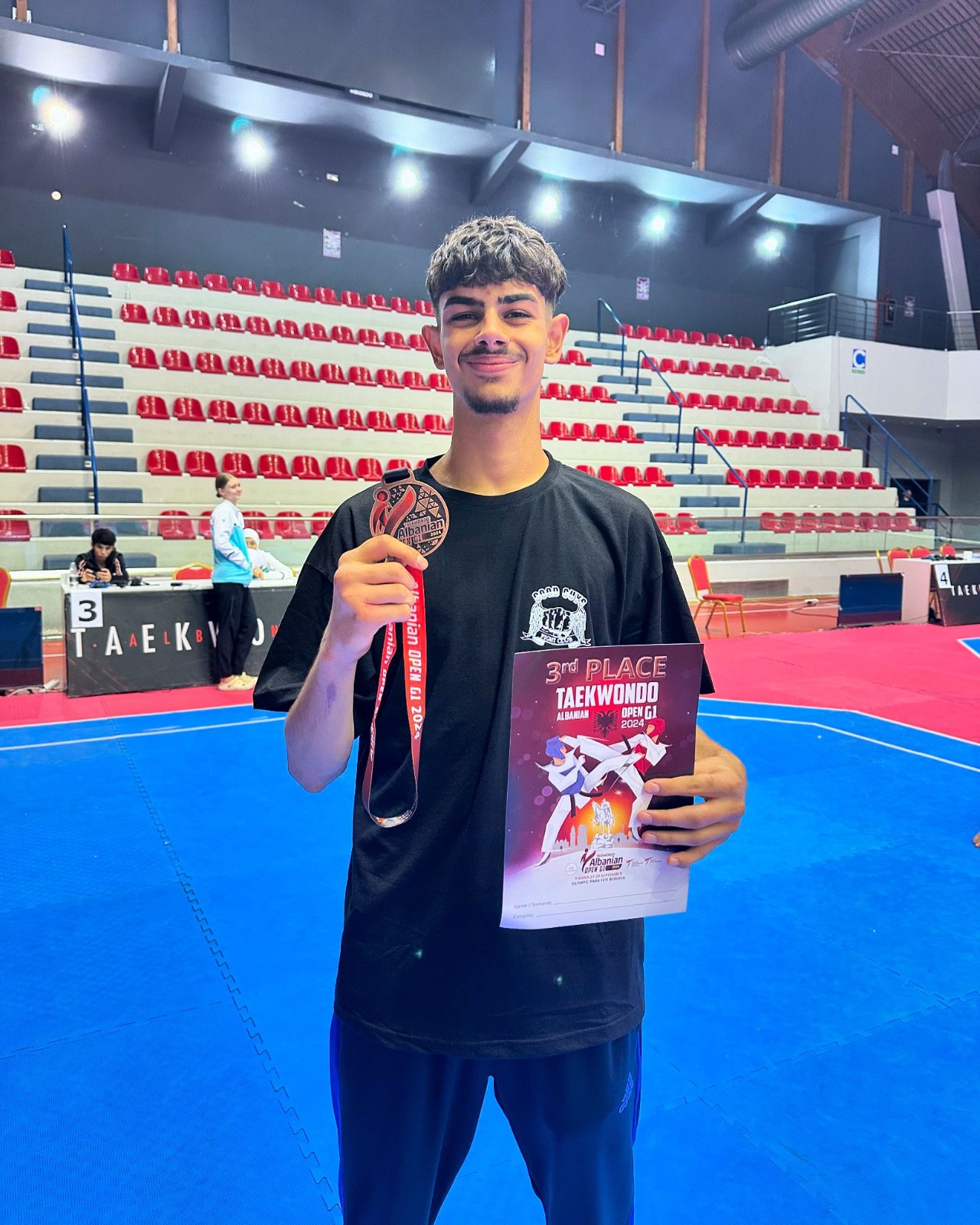 Büyükşehir’in sporcuları İzmir’e madalyalarla döndü