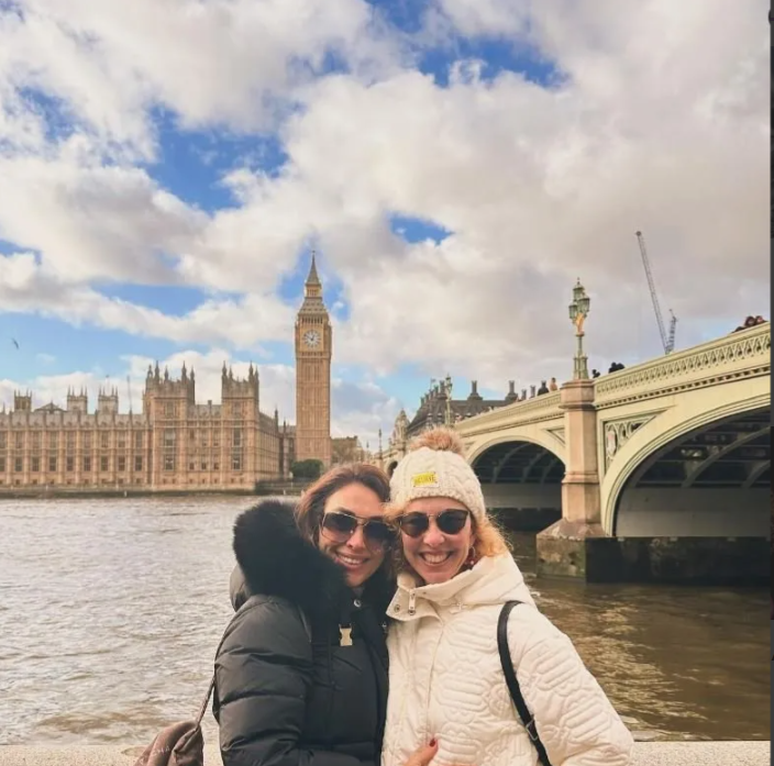 Londra'da sürpriz buluşma! Sihirli Annem'in Suzan'ı Zuhal Topal ile Betüş'ü İnci Türkay bir araya geldi!