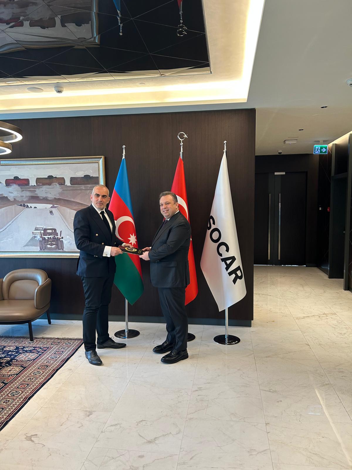 İZMİR'İN GURURU EMİR ÇAKA BEY DÜNYA DEVİ SOCAR'IN DİKKATİNİ ÇEKTİ