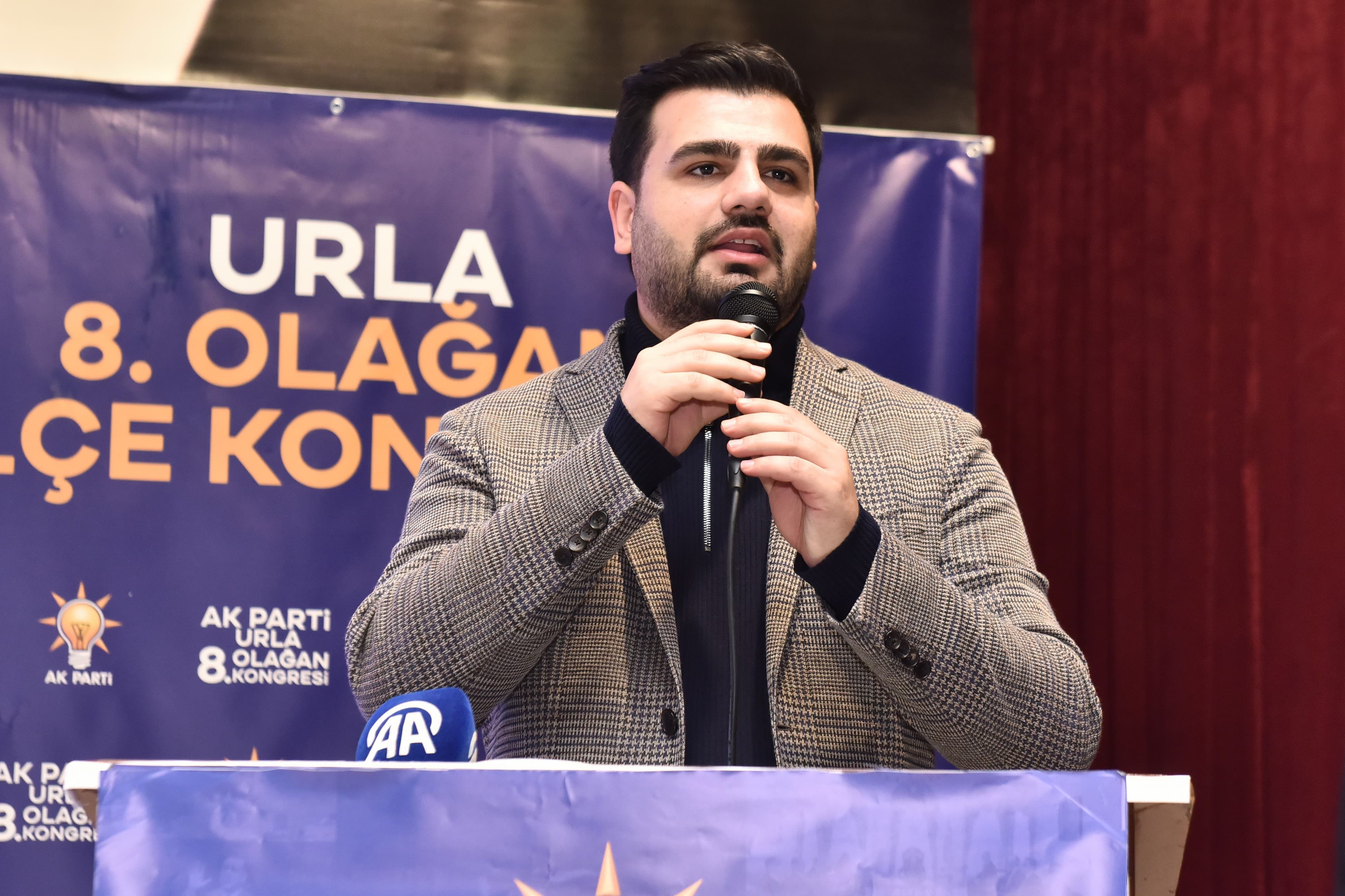 AK Parti Urla kongresinden mesaj seli!