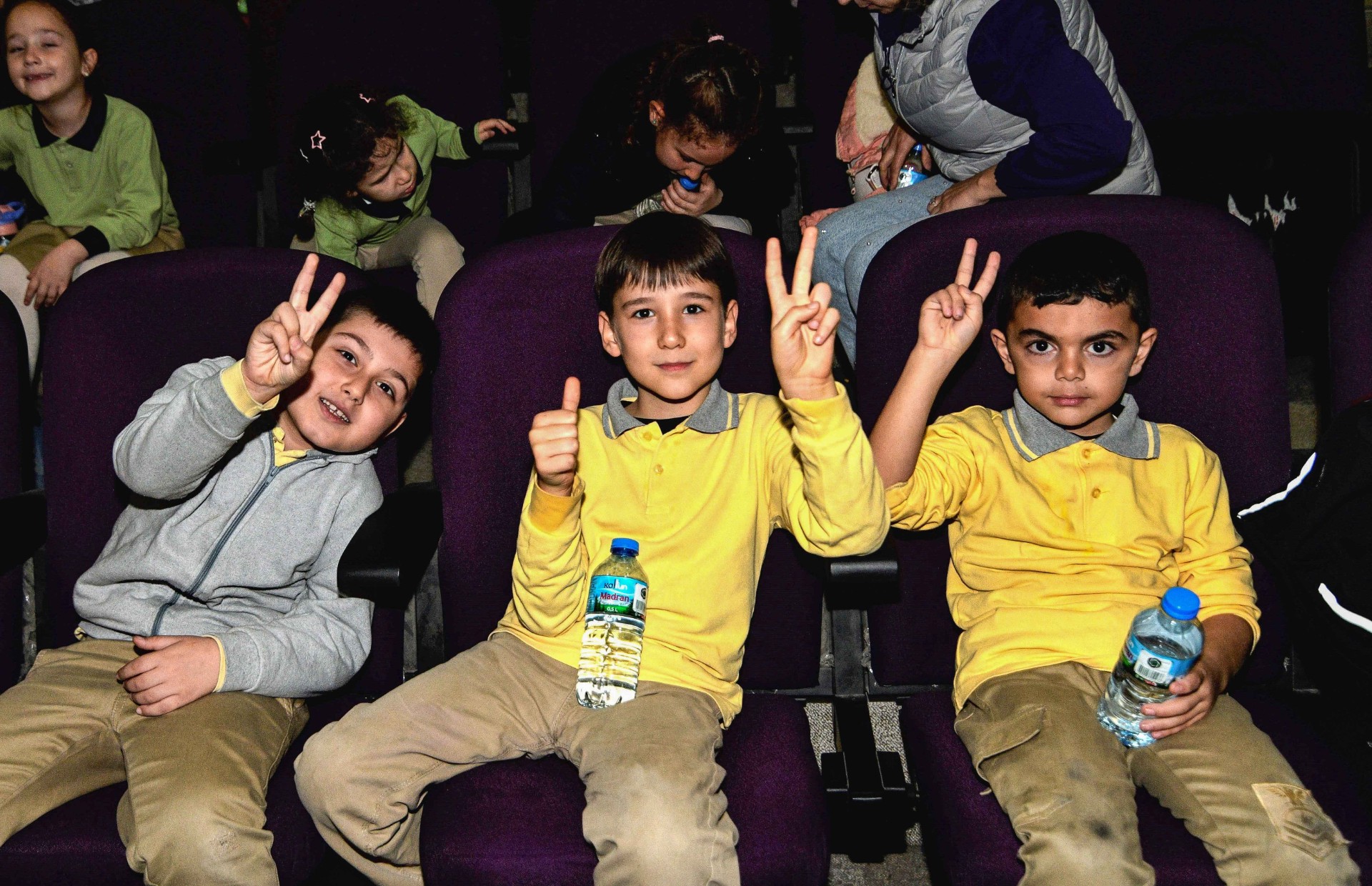 BBŞT’den Bornovalı miniklere tiyatro şöleni