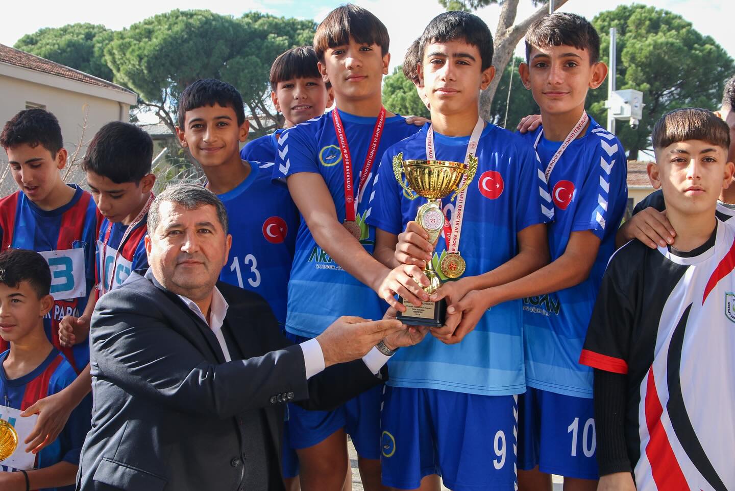 Bayındır’da Atatürk Kır Koşusu Yapıldı