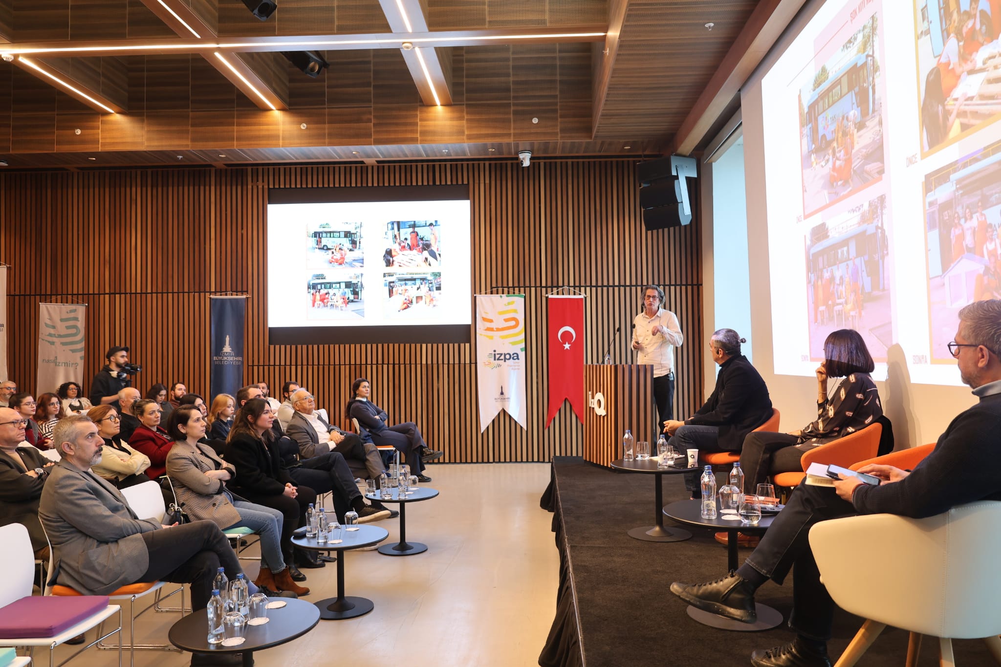 “Nasıl bir İzmir” serisi “Tasarım Kenti  ve Kentin Tasarımı” paneli ile devam etti