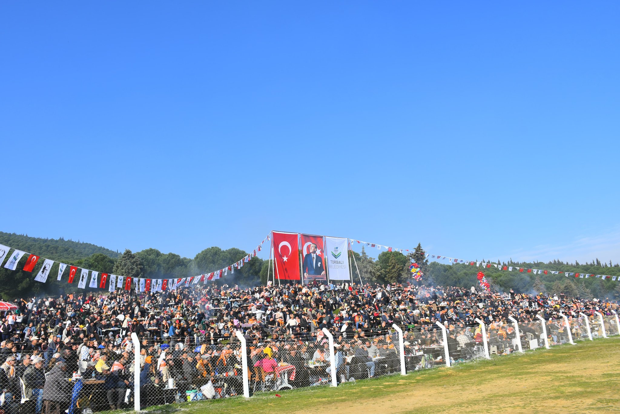 Torbalı'da deve güreşi festivaline rekor katılım