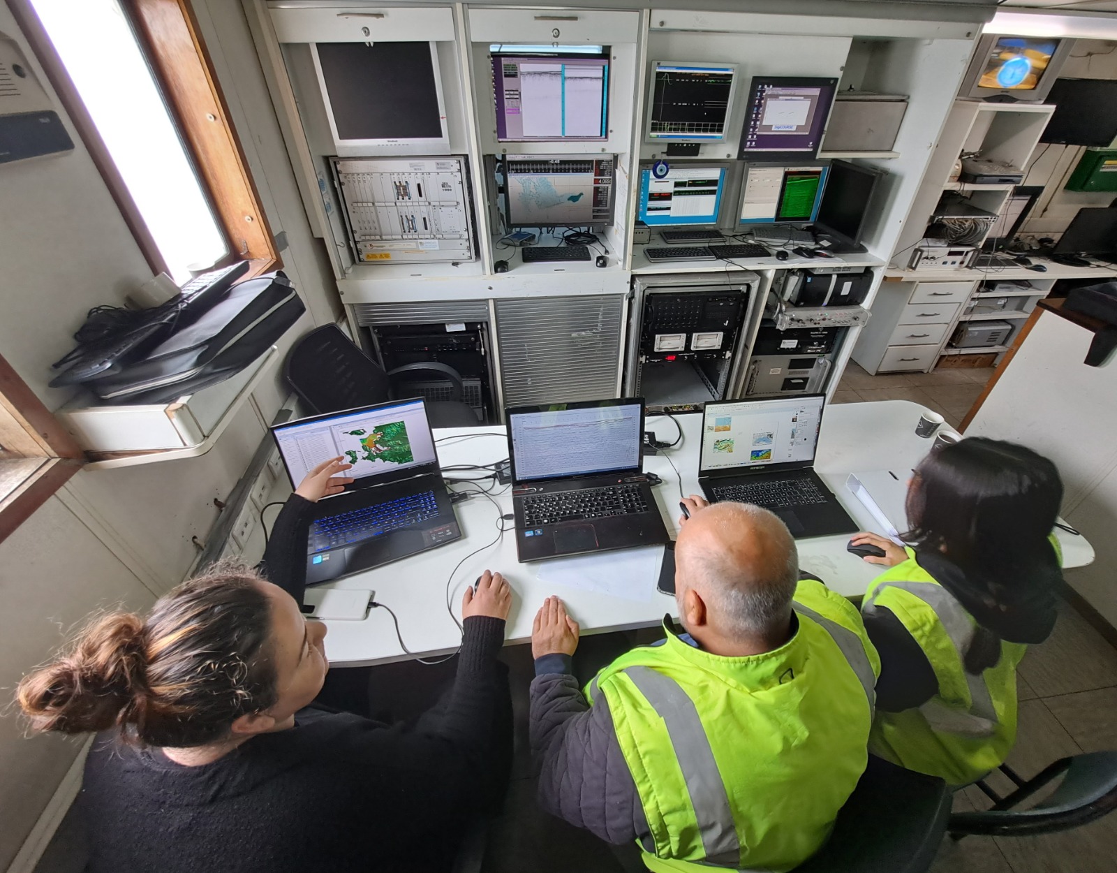 DEÜ'DEN AÇIKLAMA: SANTORİNİ'DEKİ DEPREMLER EGE İÇİN NE ANLAMA GELİYOR?