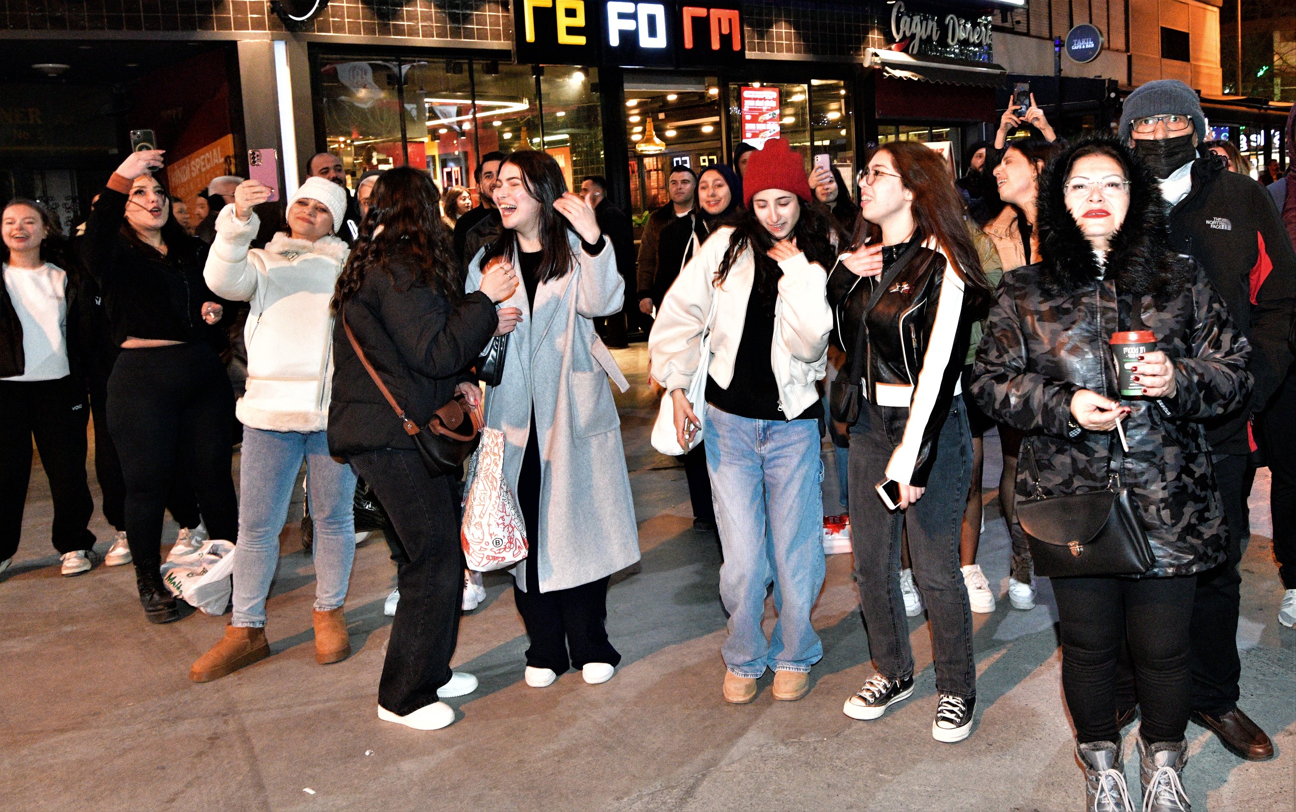 Bornova aşka geldi!