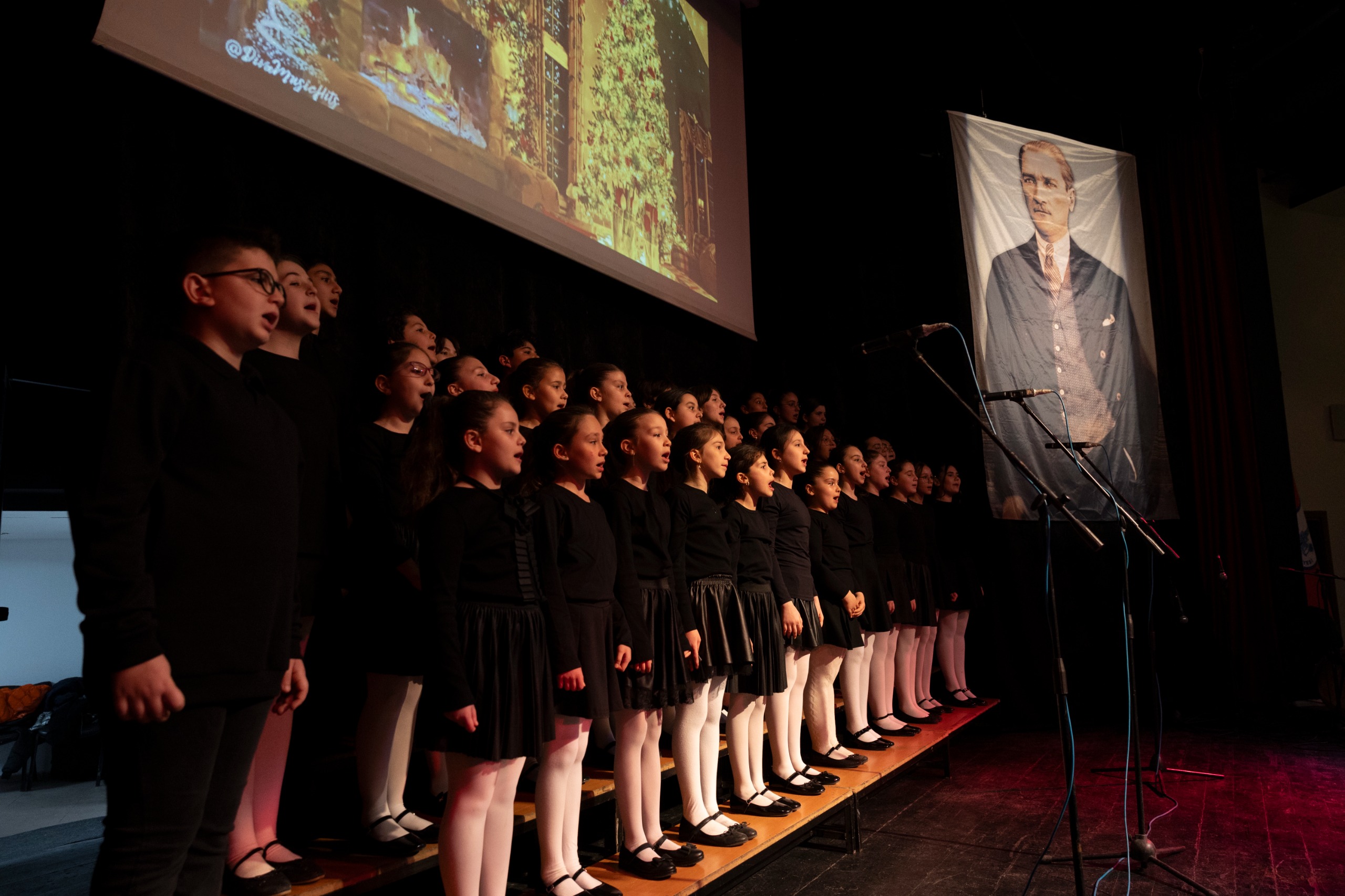 Konak Belediyesi Müzik Akademisi’nin gurur gecesi