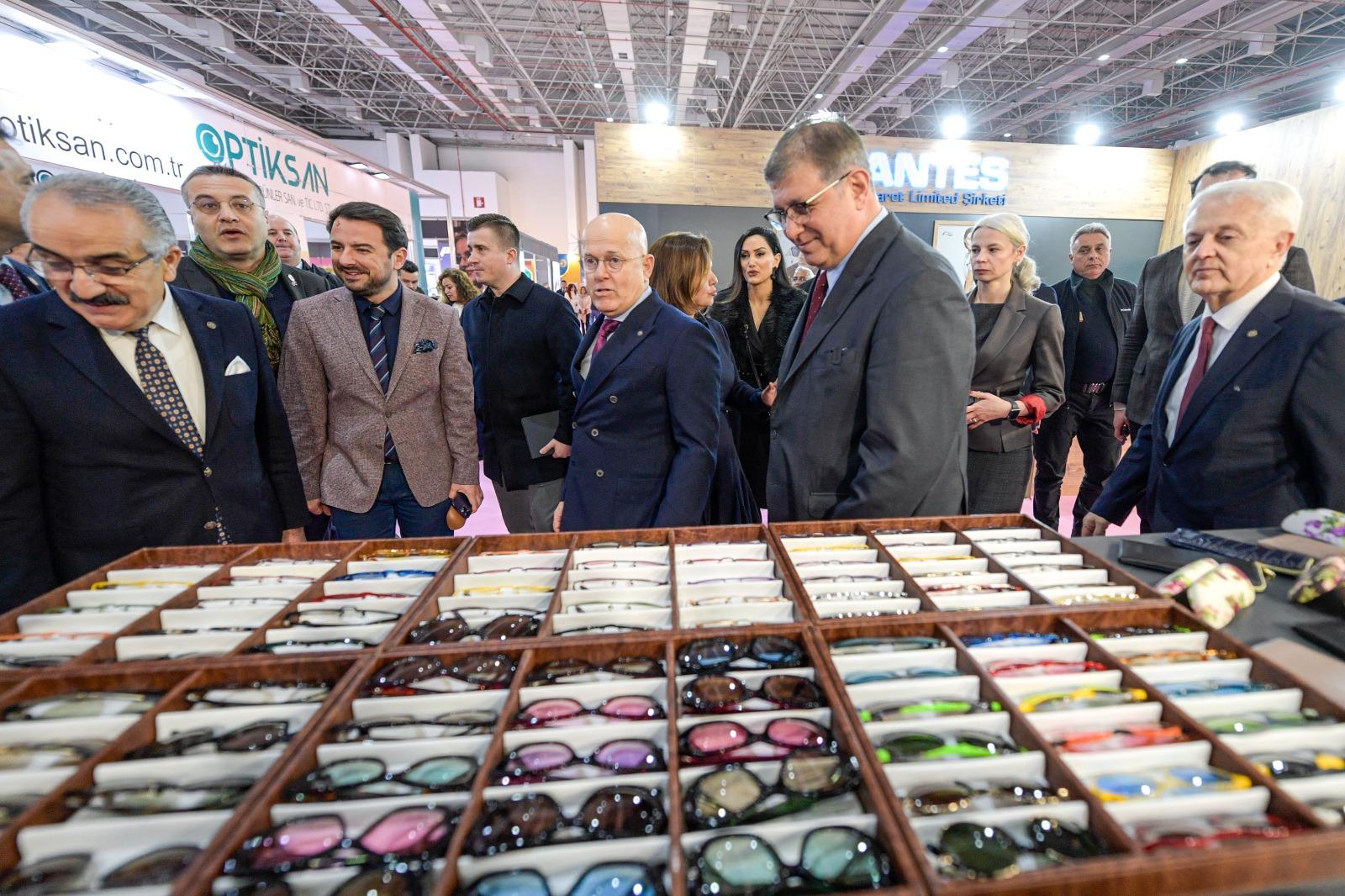 Tugay: İzmir'in geleneğinde fuarcılık var