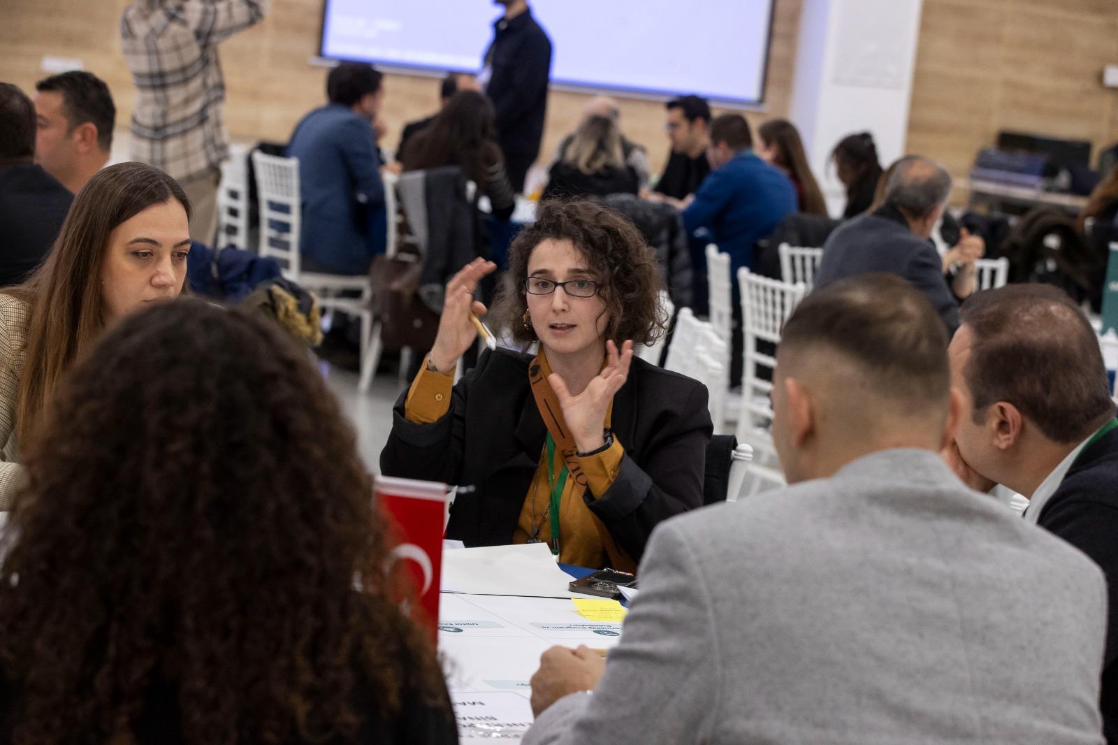 Başkan Tugay: “Sizleri cesur olmaya davet ediyorum”