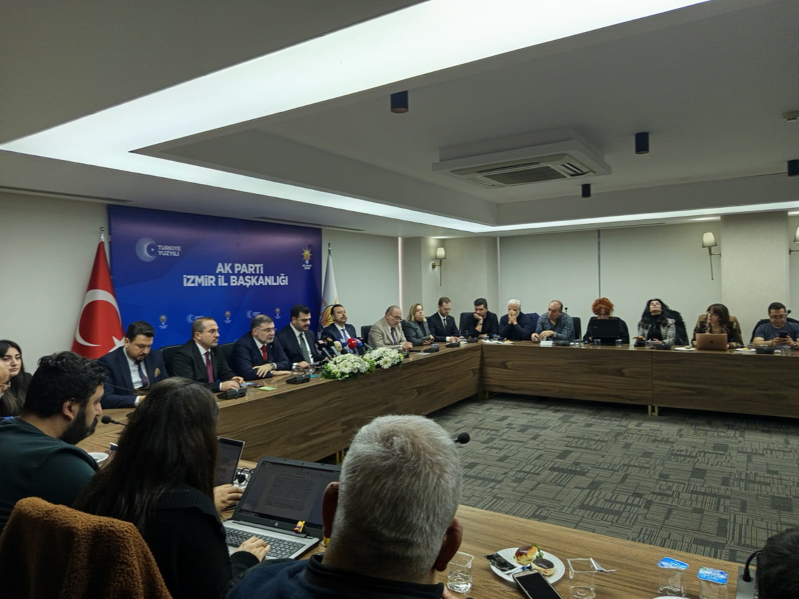 AK Partili İnan, Özgür Özel'i hedef aldı: Atatürk sağ olsaydı sizinle gurur duyar mıydı?