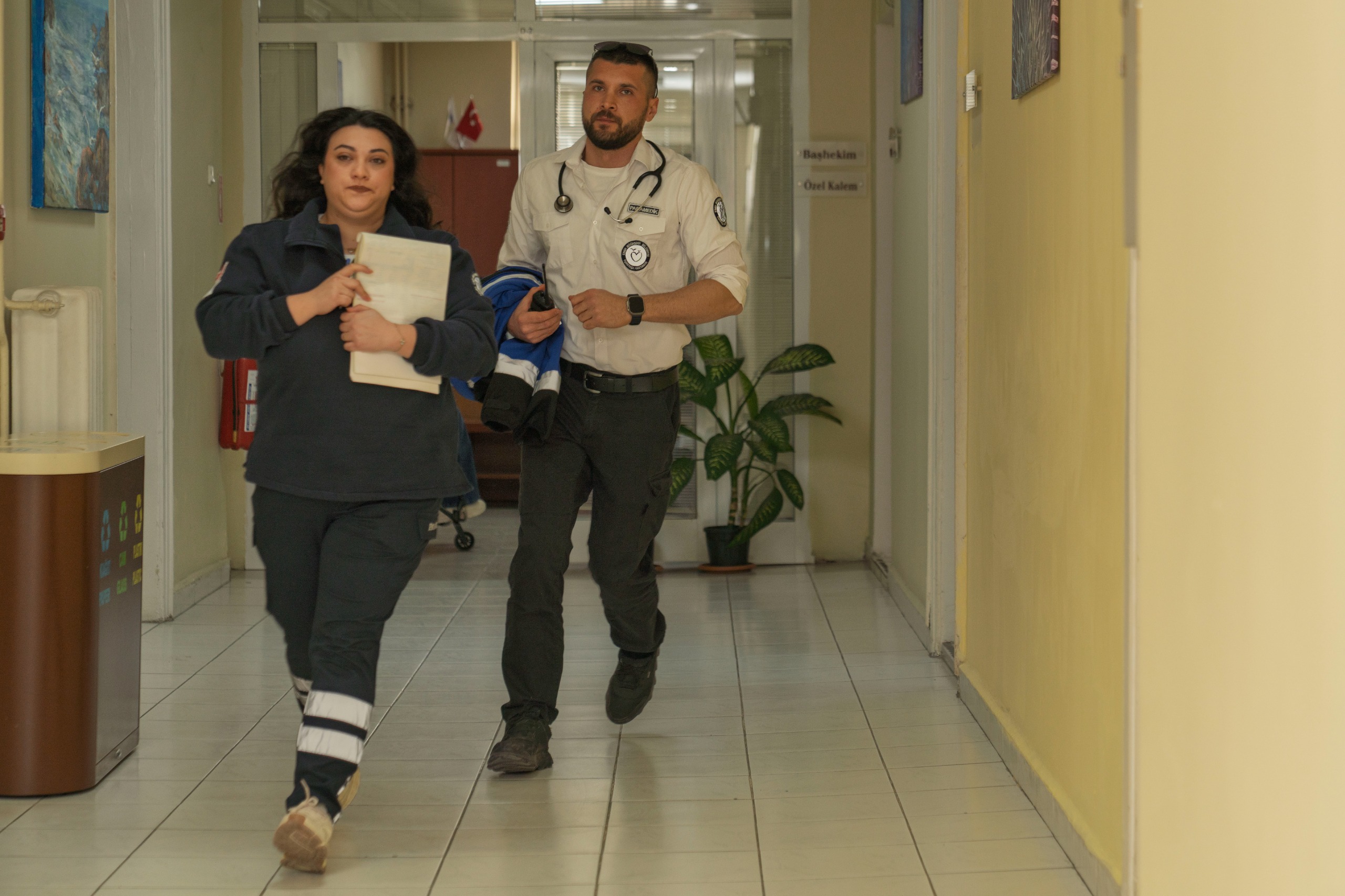 Hayata döndüren eller