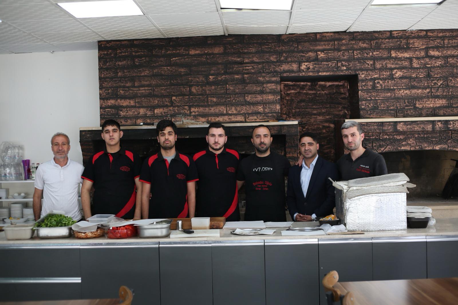 1 MAYIS EMEK VE DAYANIŞMA GÜNÜ’NDE BAŞKAN HARMAN'DAN İŞÇİ VE ESNAFLARA ANLAMLI ZİYARET