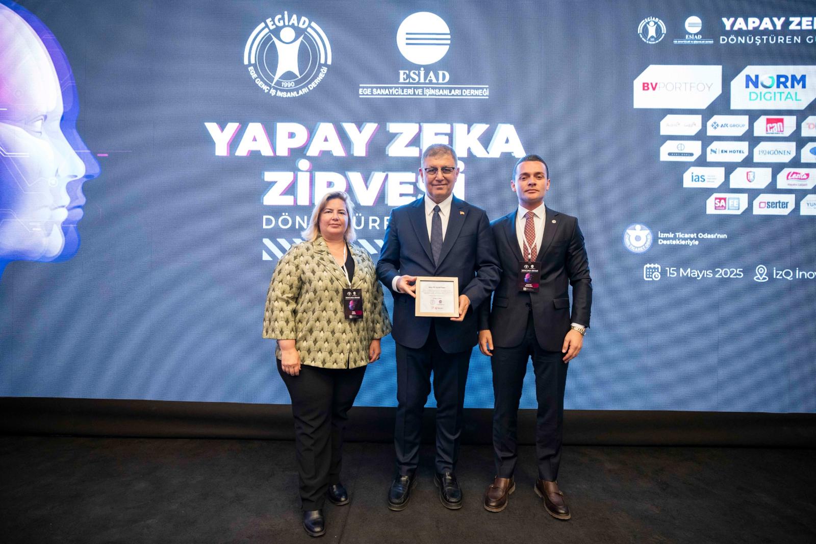 Başkan Tugay, Yapay Zekâ Zirvesi’nde konuştu  “Yapay Zeka Strateji Belgesi hazırlıyoruz”