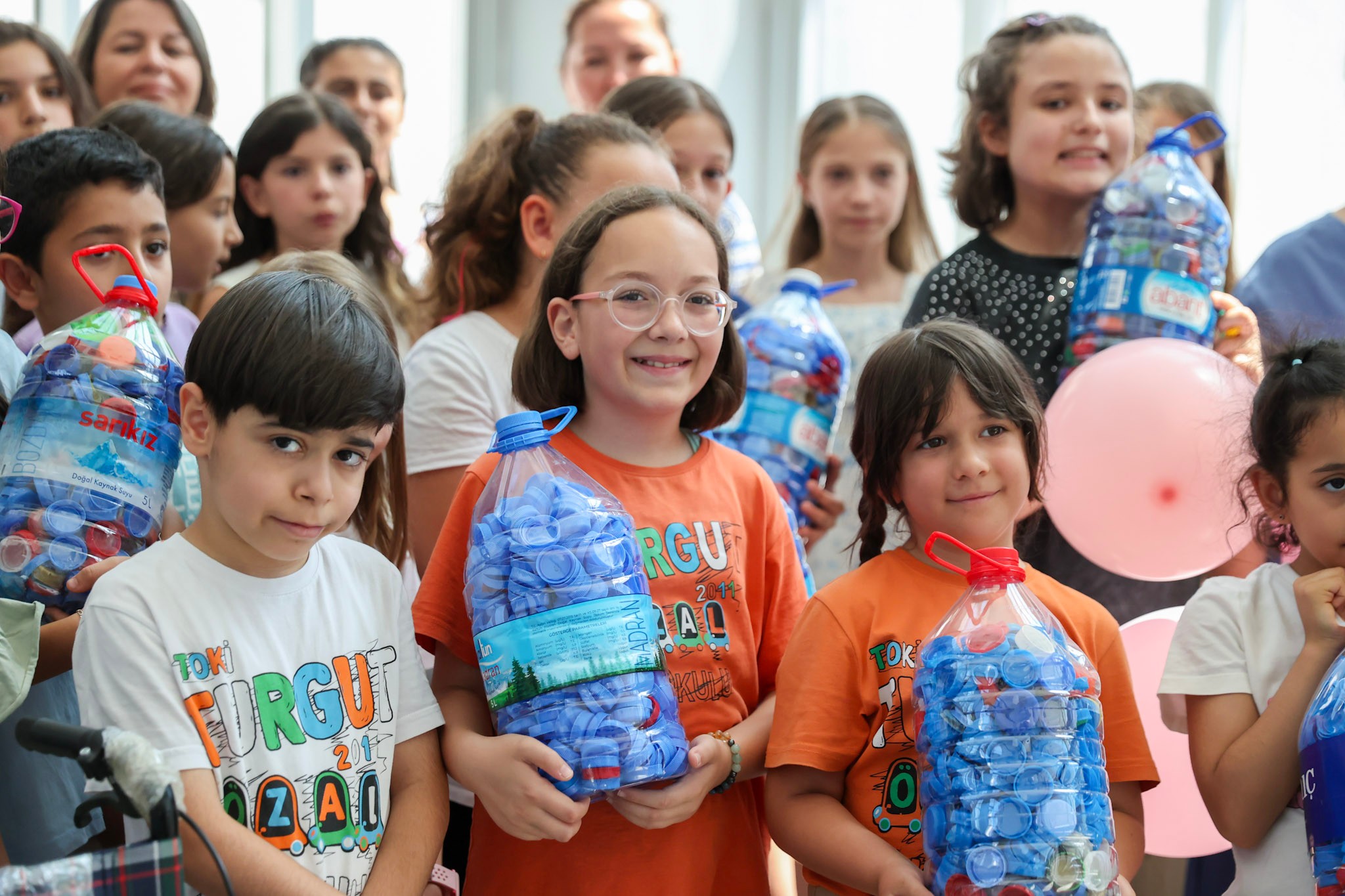 Bucalılar kapakları topluyor engelleri birlikte aşıyor