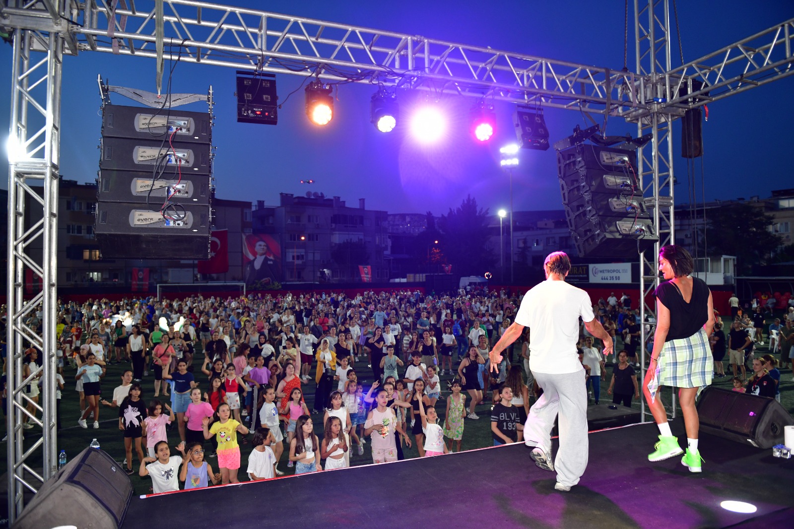 Dansın ve müziğin kalbi Çiğli’de attı