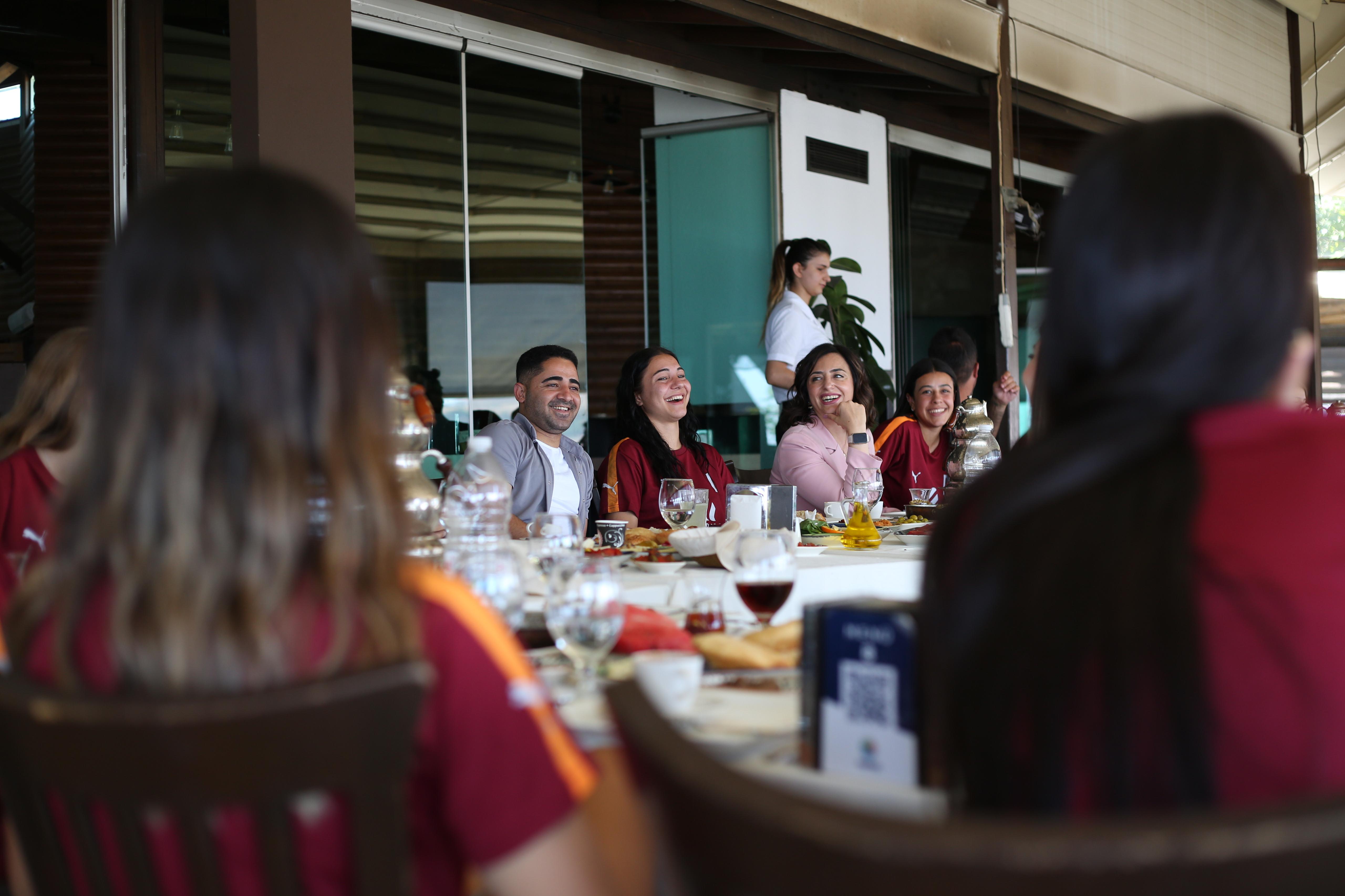 Kahramanlar Lions Kulübü’nden Örnek Sosyal Sorumluluk Projesi: Görme Engellilere ve Kadın Futboluna Destek