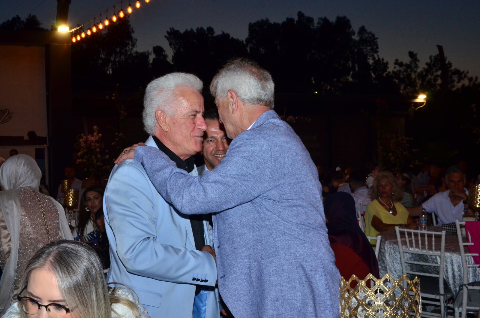 Alptekin ve Dündar Ailelerinin mutlu günü: Gülten ve Furkan Dünyaevine Girdi