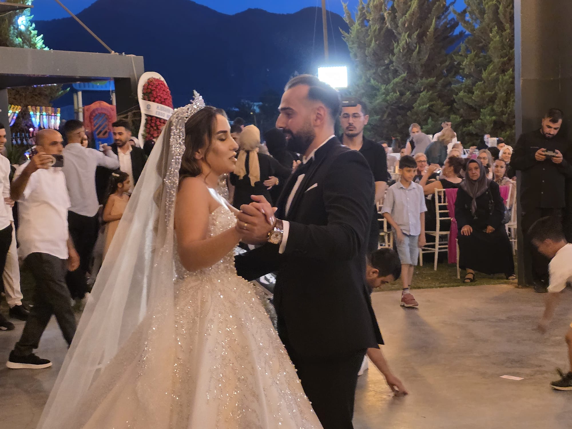 Alptekin ve Dündar Ailelerinin mutlu günü: Gülten ve Furkan Dünyaevine Girdi