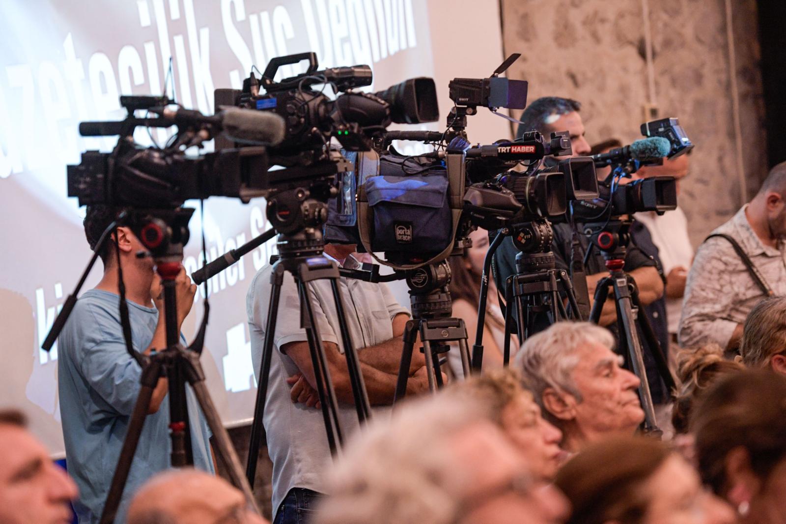 Başkan Cemil Tugay: "Basının susturulduğu yerde halk susturulmuştur"