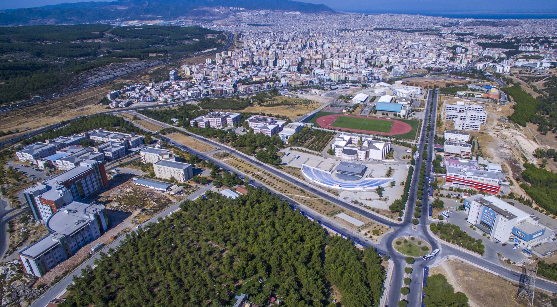 DEÜ EĞİTİM YELPAZESİNİ GENİŞLETTİ: STRATEJİK ALANLARDA DÖRT YENİ PROGRAM