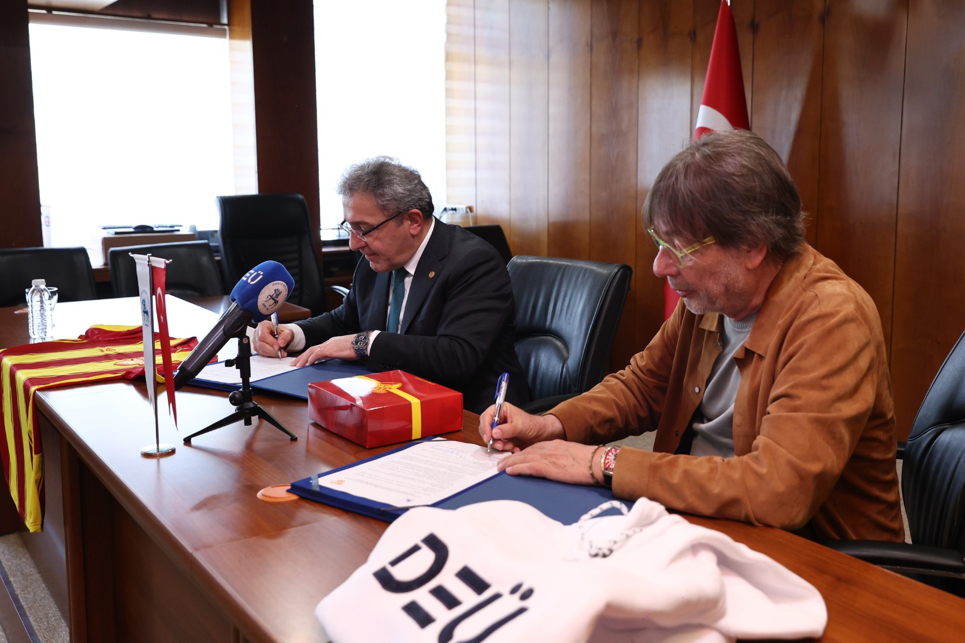 DEÜ İLE GÖZTEPE ARASINDA İŞ BİRLİĞİ PROTOKOLÜ İMZALANDI