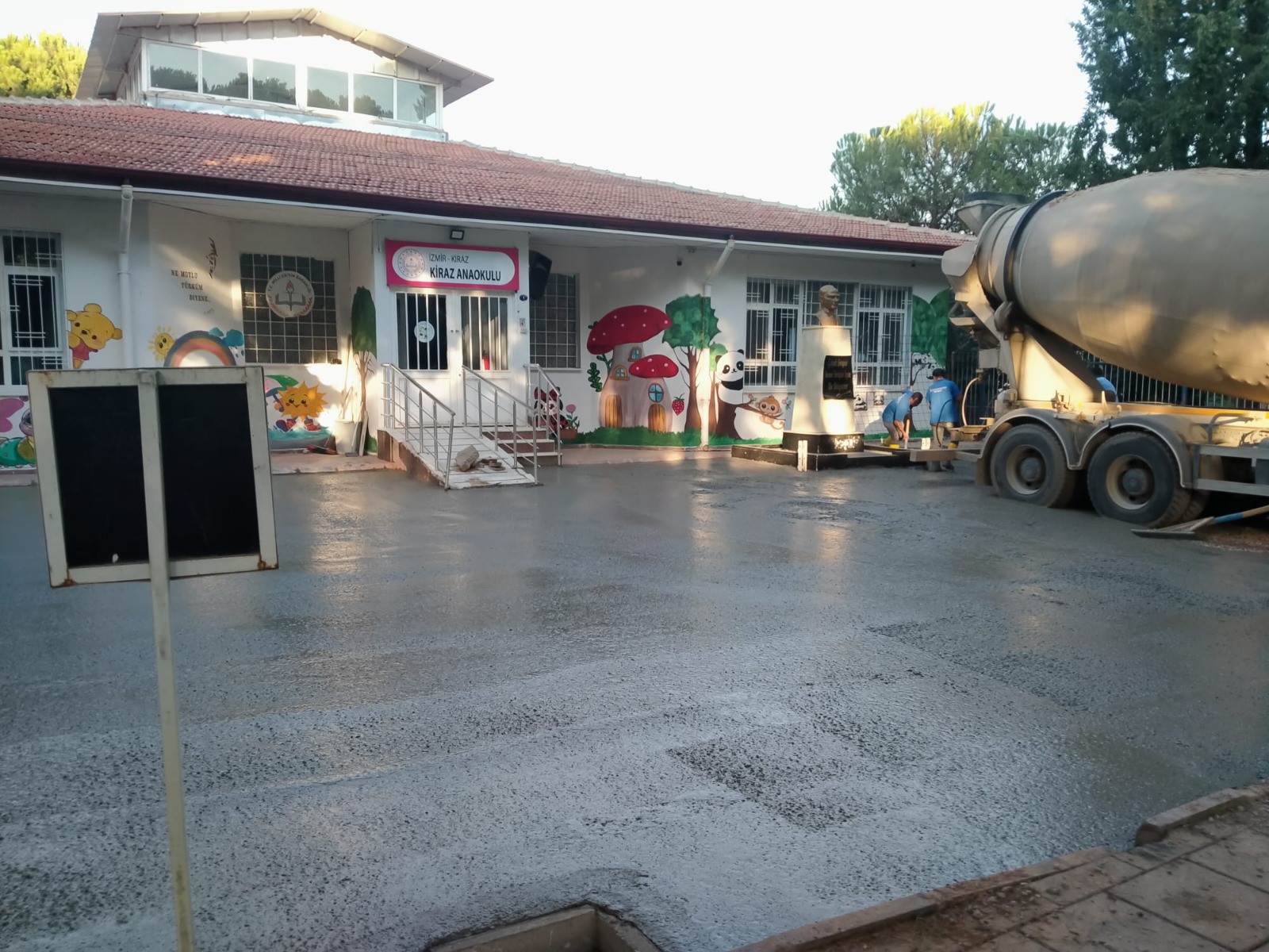 Büyükşehir, yeni dönem öncesi okulları yeniledi