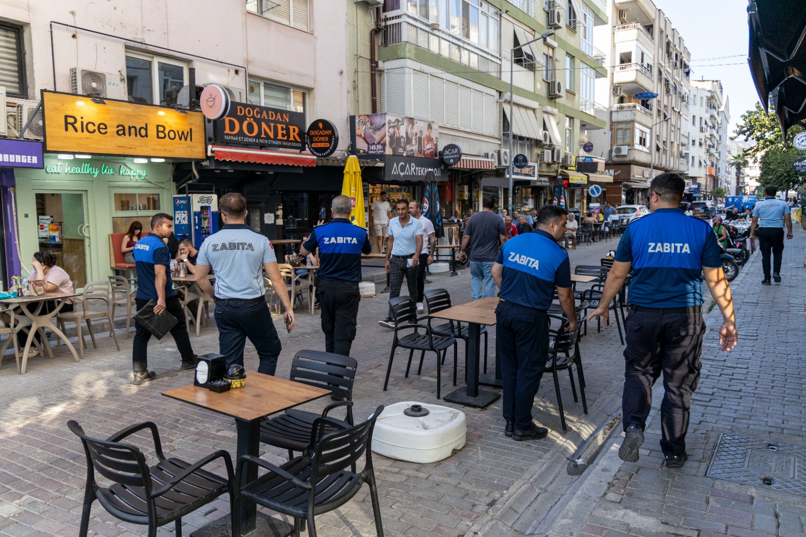 Zabıtadan Bostanlı’da işgal denetimi