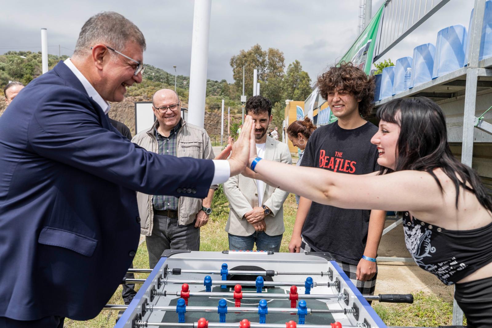 Çünkü İzmir gençleriyle güzel