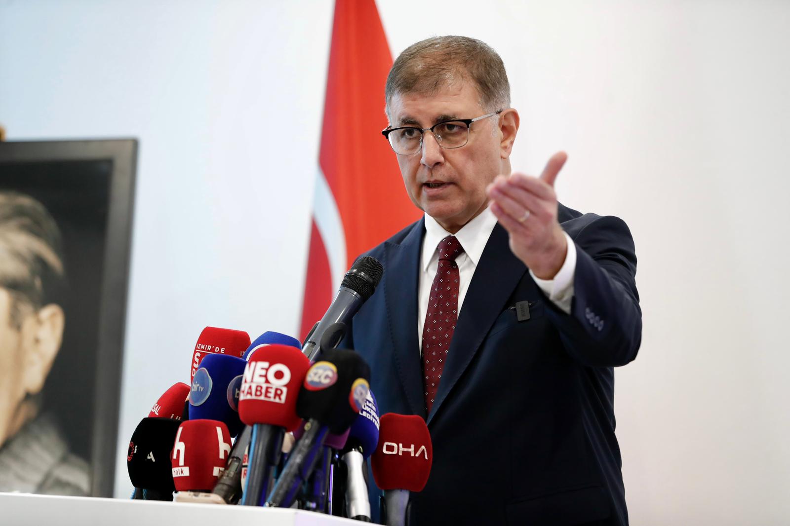 Başkan Tugay'dan önemli açıklamalar  "İzmir'in atık sorununu aylar içinde kökten çözeceğiz"