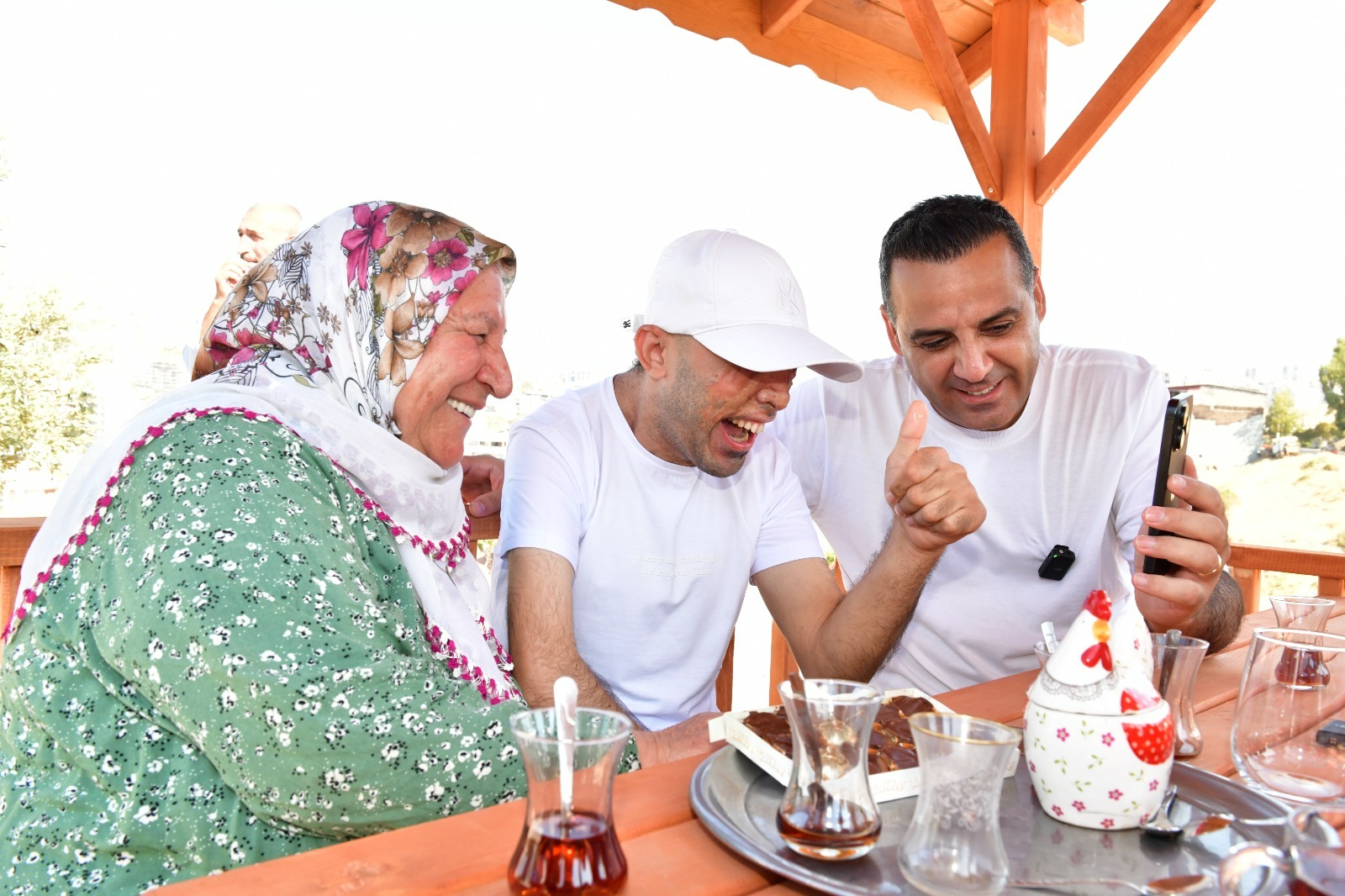 Hem Çiğli’ye hem kalplere dokunan hizmetler Başkan Yıldız; “Hayatları kolaylaştırmak büyük mutluluk. ”