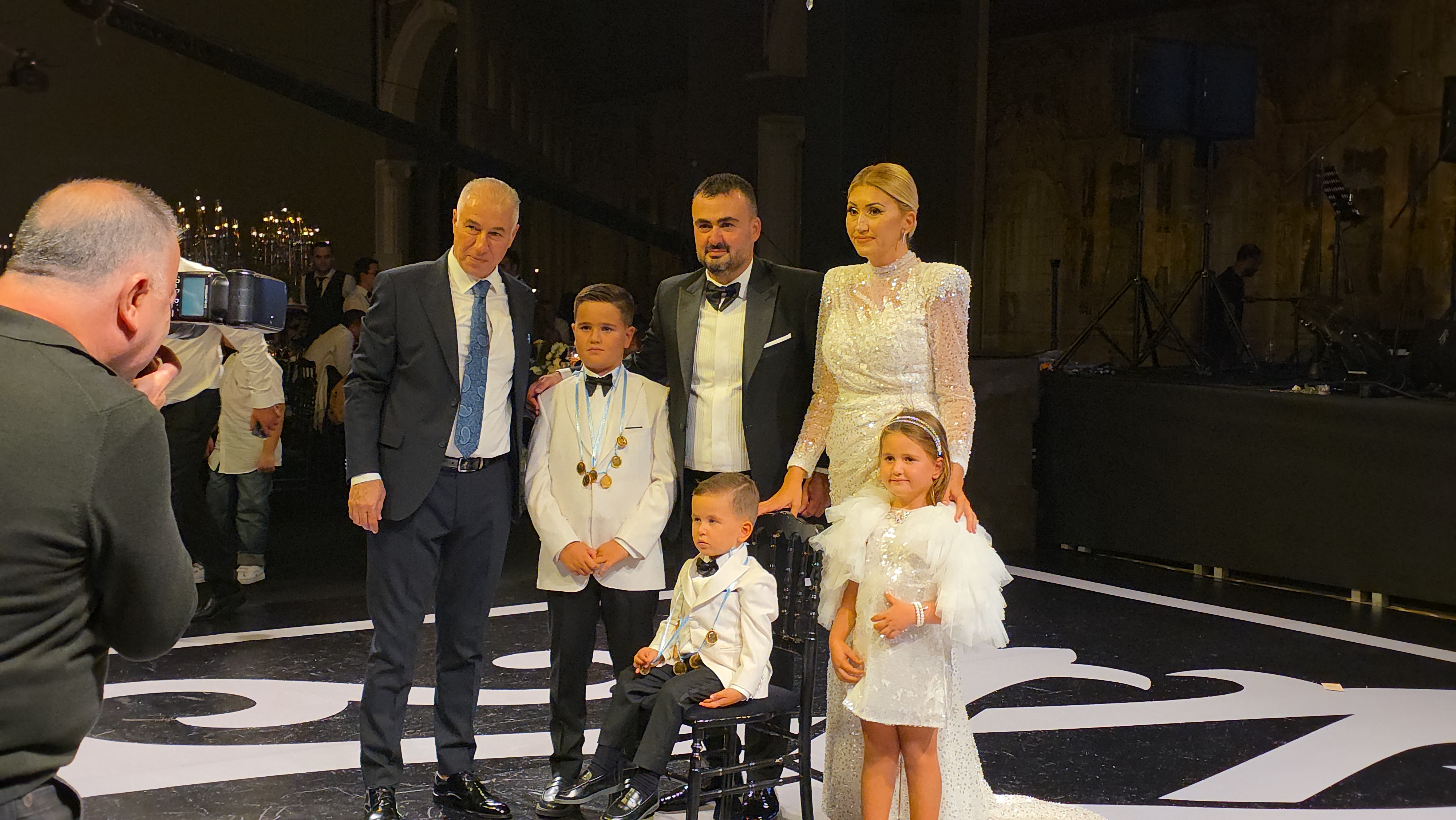 ALABAY AİLESİNİN MUTLU GÜNÜ: "ADNAN VE YAMAN ERKEKLİĞE İLK ADIMLARINI ATTI"