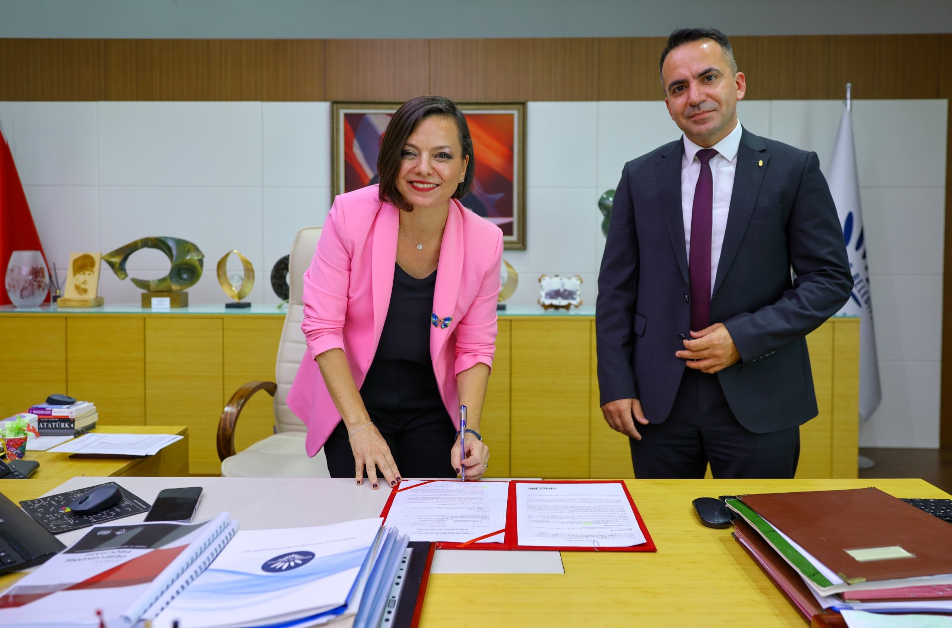 Karabağlar Belediyesi’nden İşçilere En Yüksek Promosyon