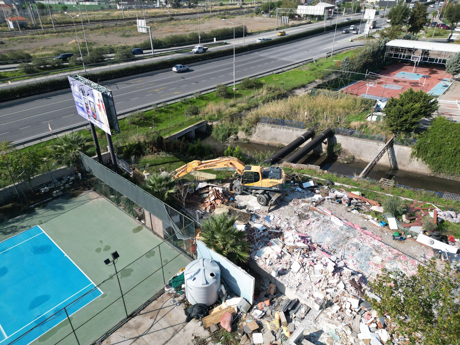 Çiğli'de Yeşil Dönüşüm Ve Cumhuriyet Coşkusu Bir Arada