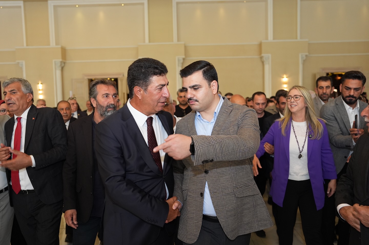 “Büyük Kardeşlik Sofrası” İzmir’de Kuruldu: İnan’dan Birlik ve Umut Mesajı