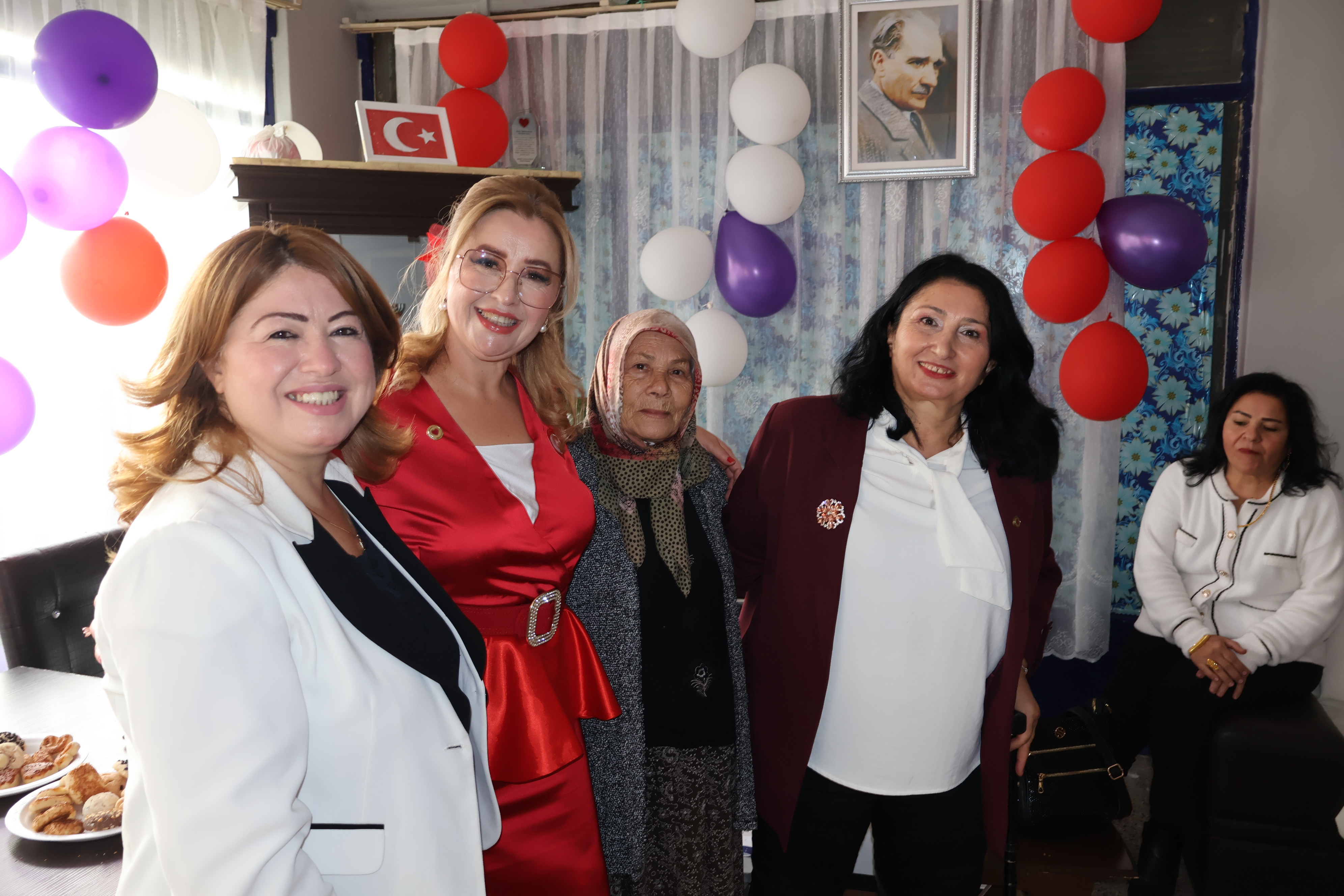 İZMİR'DE ENGELLİLER İÇİN UMUT KAPISI AÇILDI: "GERÇEK ENGEL, ZİHİNLERDEKİ AYRIMCILIKTIR"