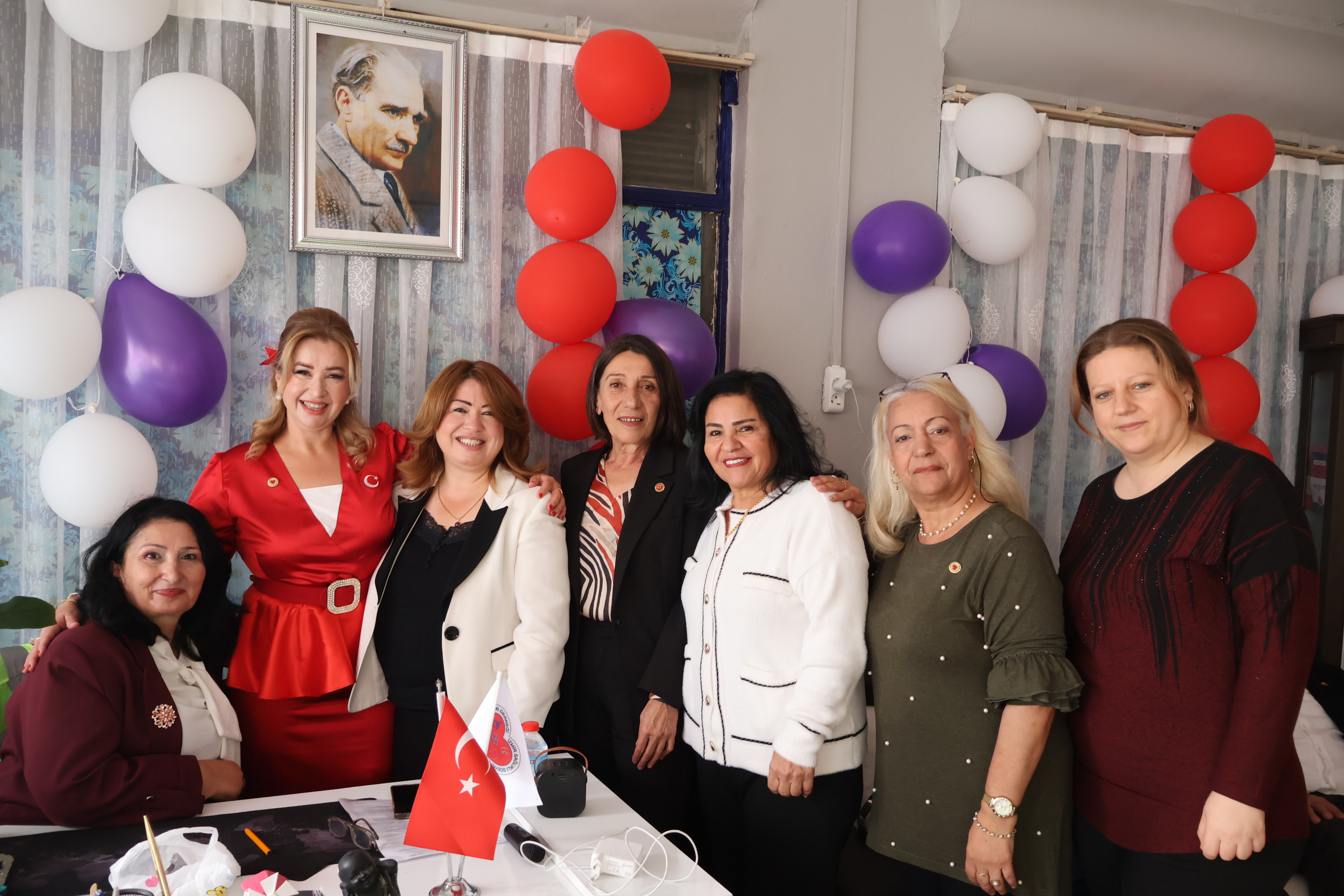 İZMİR'DE ENGELLİLER İÇİN UMUT KAPISI AÇILDI: "GERÇEK ENGEL, ZİHİNLERDEKİ AYRIMCILIKTIR"