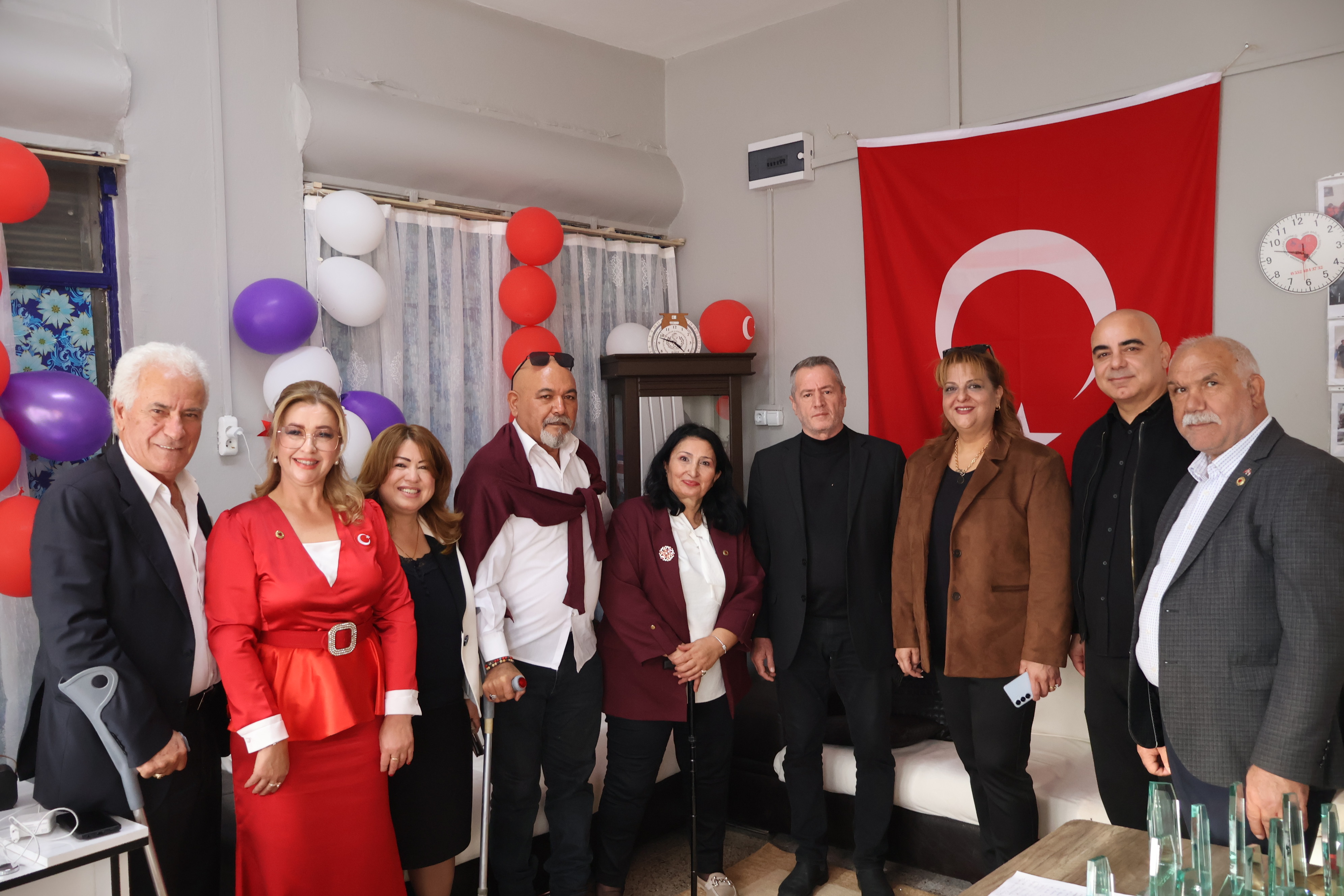 İZMİR'DE ENGELLİLER İÇİN UMUT KAPISI AÇILDI: "GERÇEK ENGEL, ZİHİNLERDEKİ AYRIMCILIKTIR"