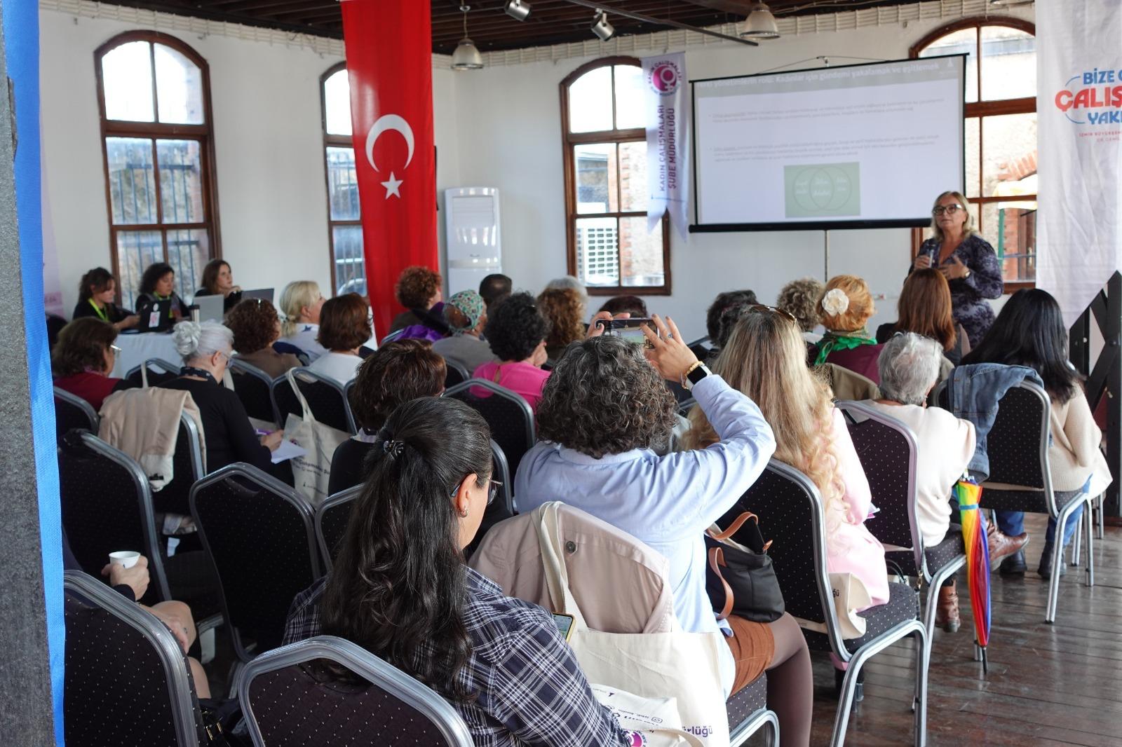 İzmir, kadınların katılımıyla güçleniyor